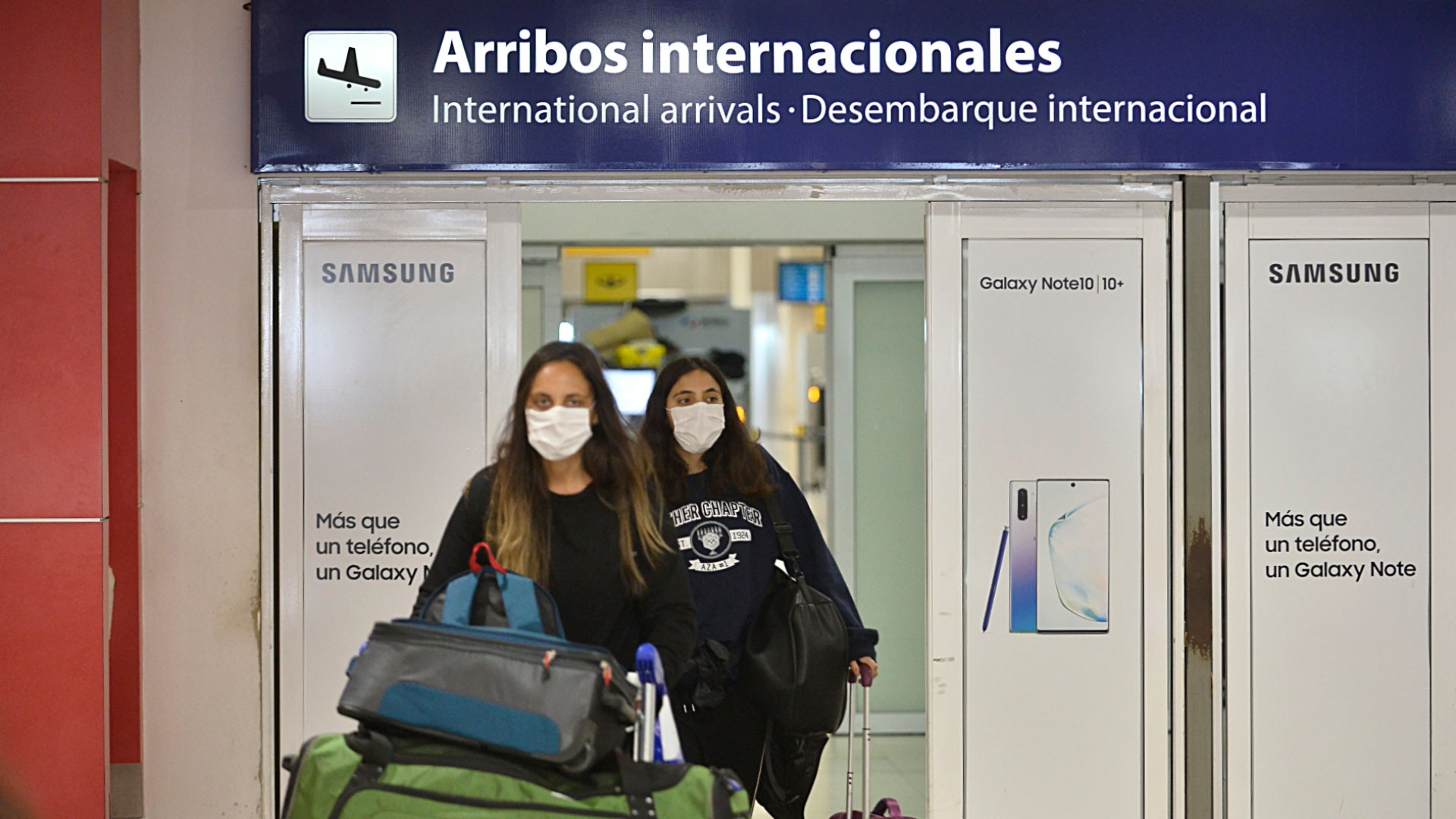 La enfermedad ya llegó a al menos 60 países y amenaza a los sistemas de salud menos desarrollados. Si bien la cantidad de contagios comenzó a declinar en China, país donde se originó el brote, los infectados están en alza en varios continentes