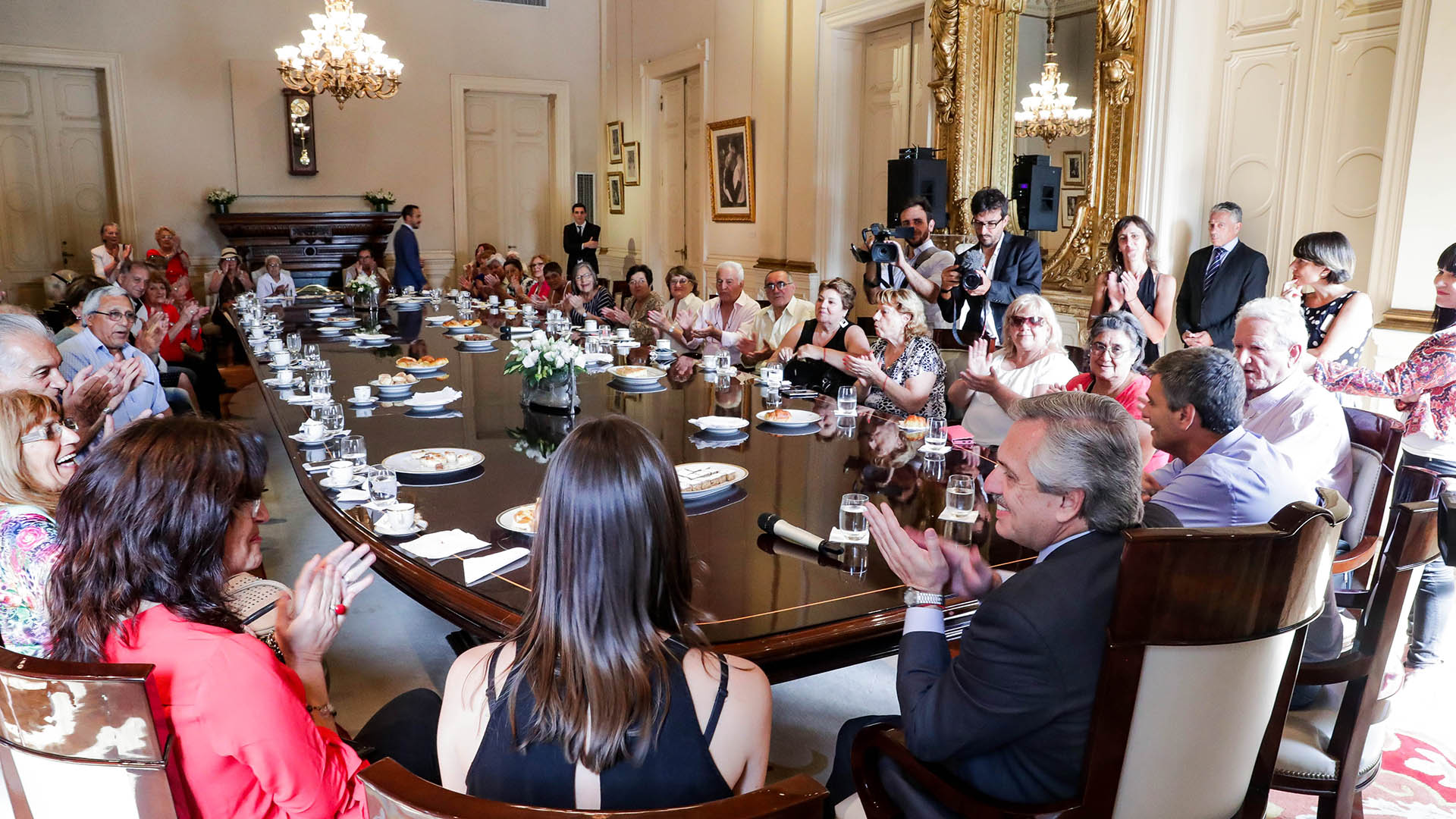 El Gobierno excluyó del beneficio del Ingreso de Emergencia Familiar (IFE) a los jubilados, porque ya les otorgó un bono de $3.000 a los que perciben la mínima (Presidencia)