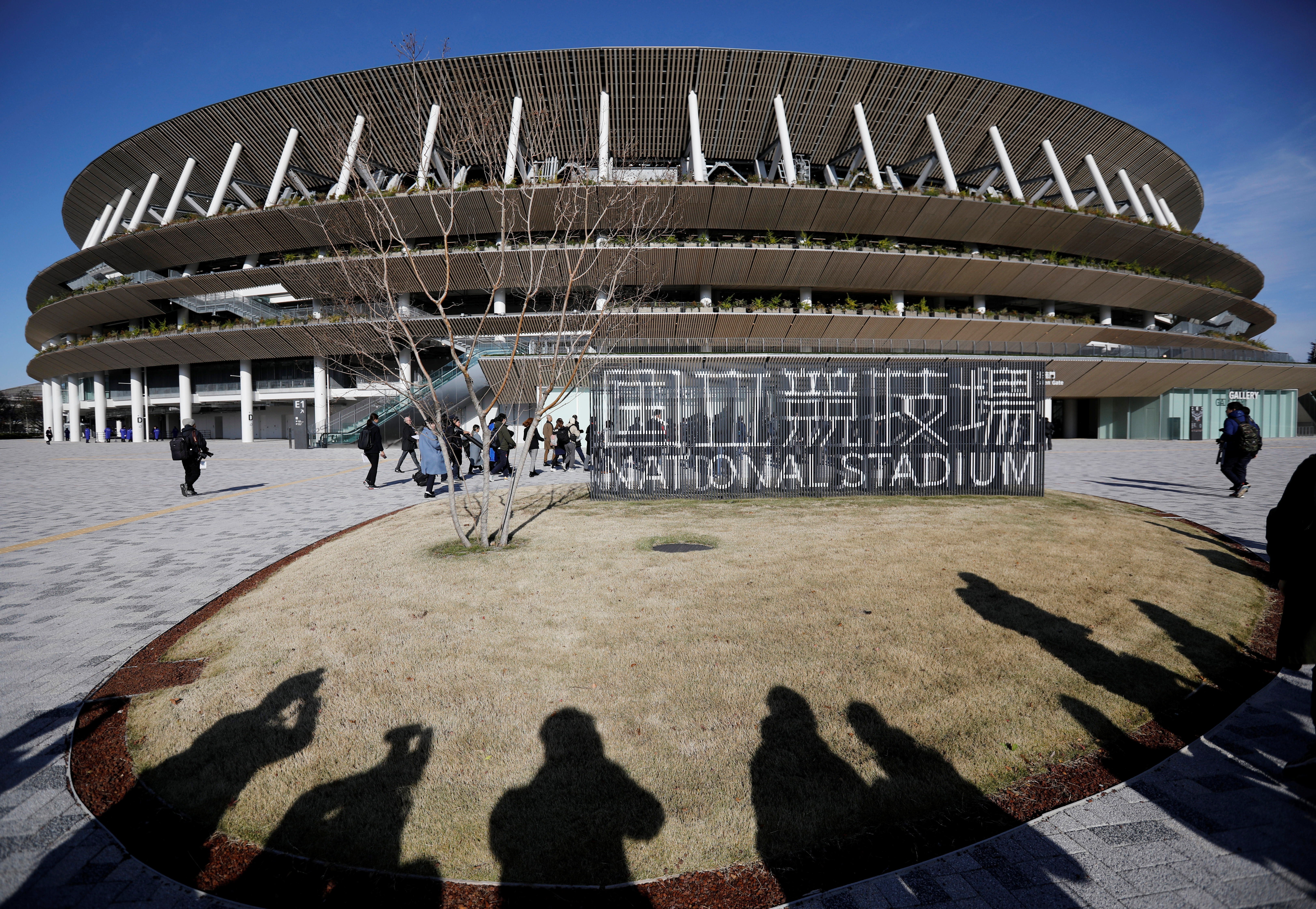 El proyecto de este estadio no fue el inicial, ya que anteriormente se había presentado otro que finalmente fue descartado por su alto costo