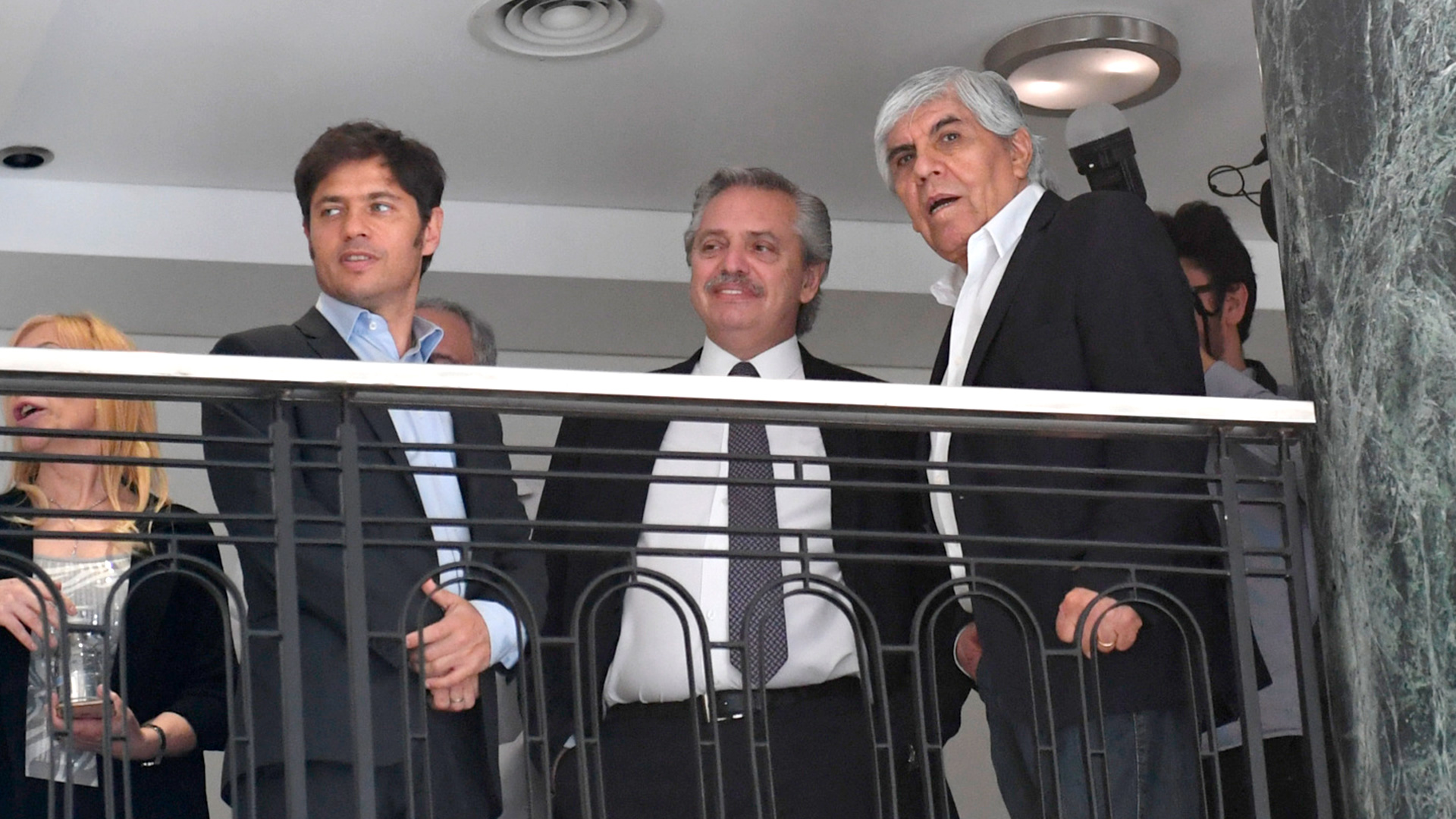 Axel Kicillof, Alberto Fernández y Hugo Moyano, en la inauguración del Sanatorio Antártida