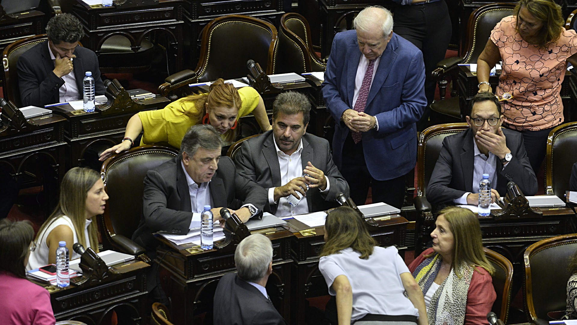 La bancada opositora durante el debate por la ley de jubilaciones de privilegio