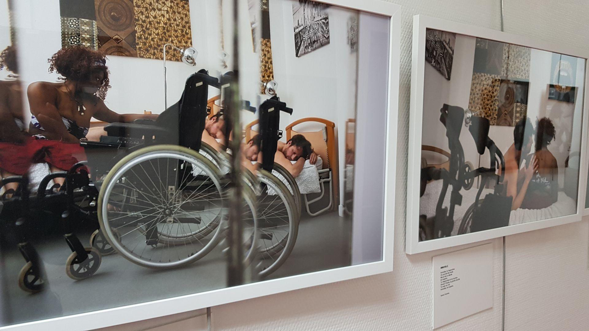 El fotógrafo Hormoz realizó una exposición que muestra la sexualidad de las personas discapacitadas (Anne Bernas/RFI)