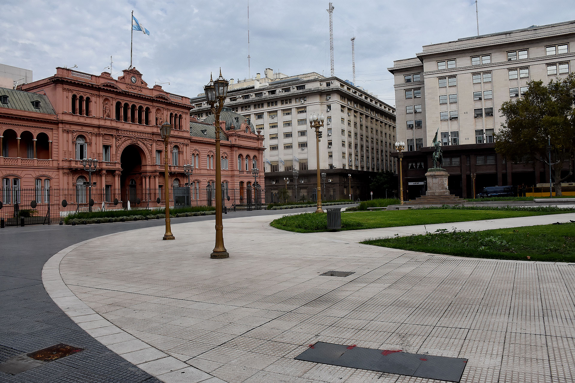 La Plaza de Mayo, en soledad 
