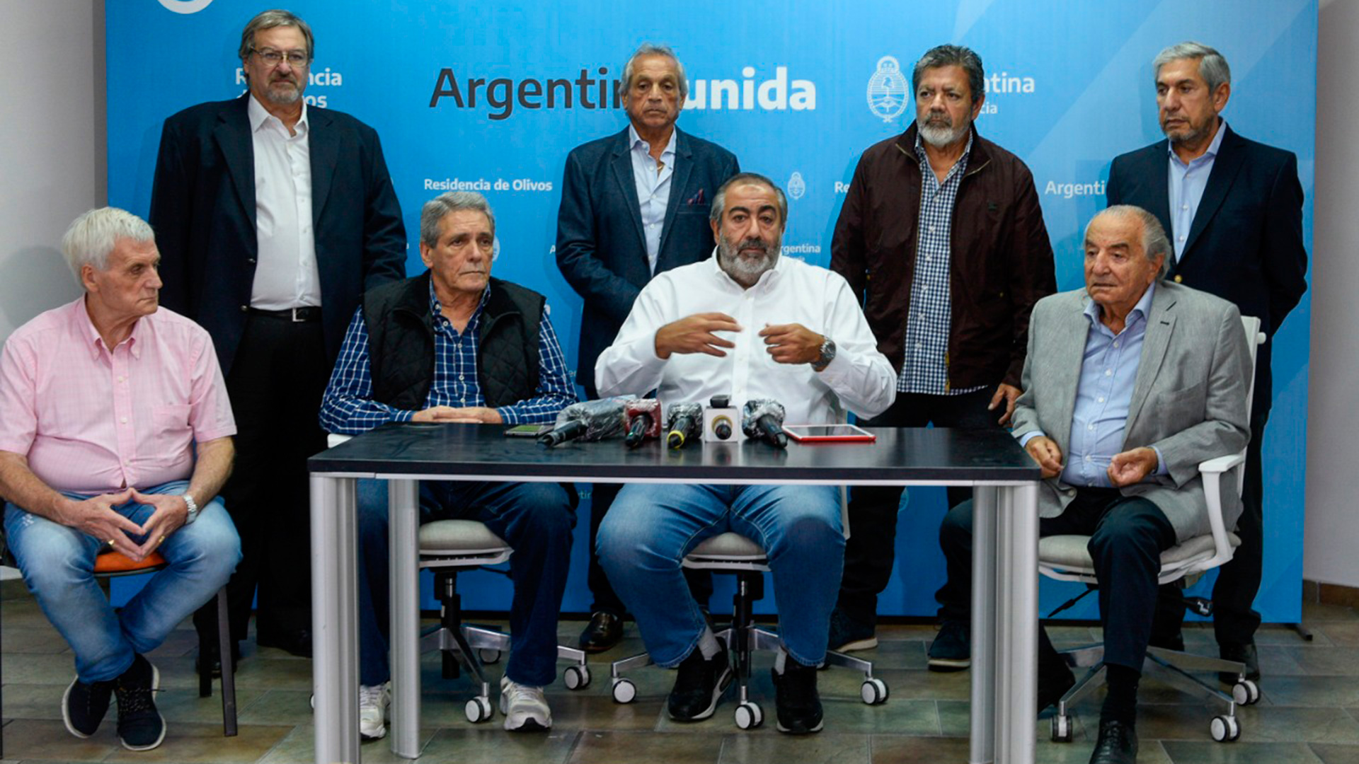 La dirigencia de la CGT, en Olivos, tras reunirse con el Presidente