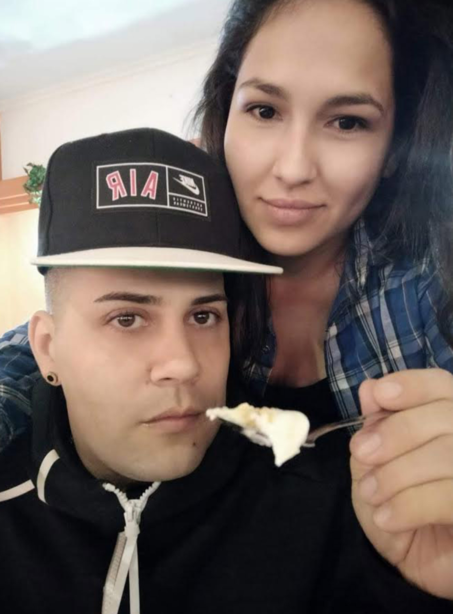 Nacho con su mujer, Camila
