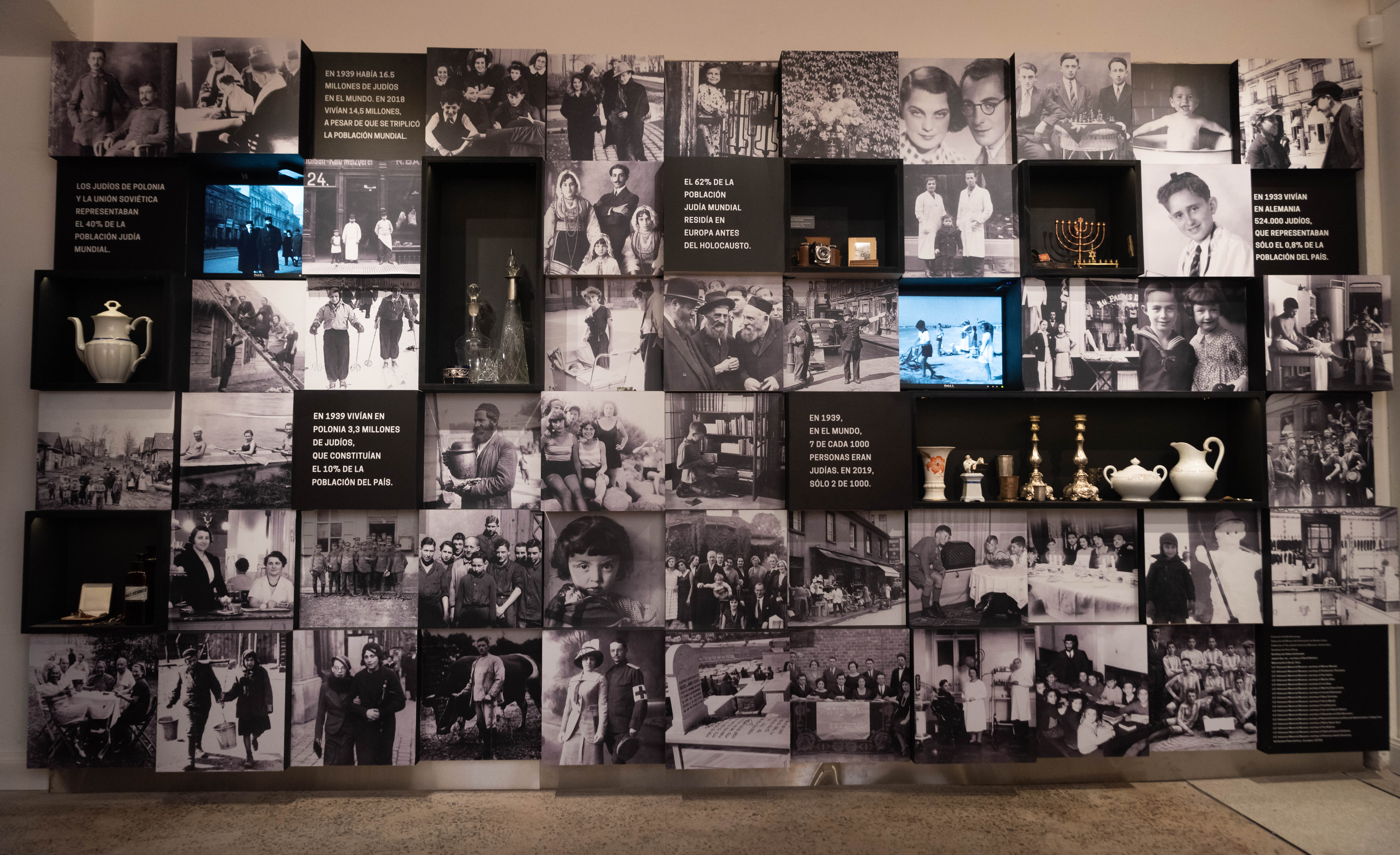 La primera imagen de la muestra transmite cómo era la vida del pueblo judío antes del Holocausto: su diversidad de factores, el grado de asimilación en la dinámica diaria y su ensamblaje en la sociedad. Un cartel retrata el antes con estadísticas: previo a la guerra, en Alemania vivían 524.000 judíos, apenas un pequeño porcentaje de la población alemana, y en Polonia, 3,3 millones, el 10% de los ciudadanos del país.