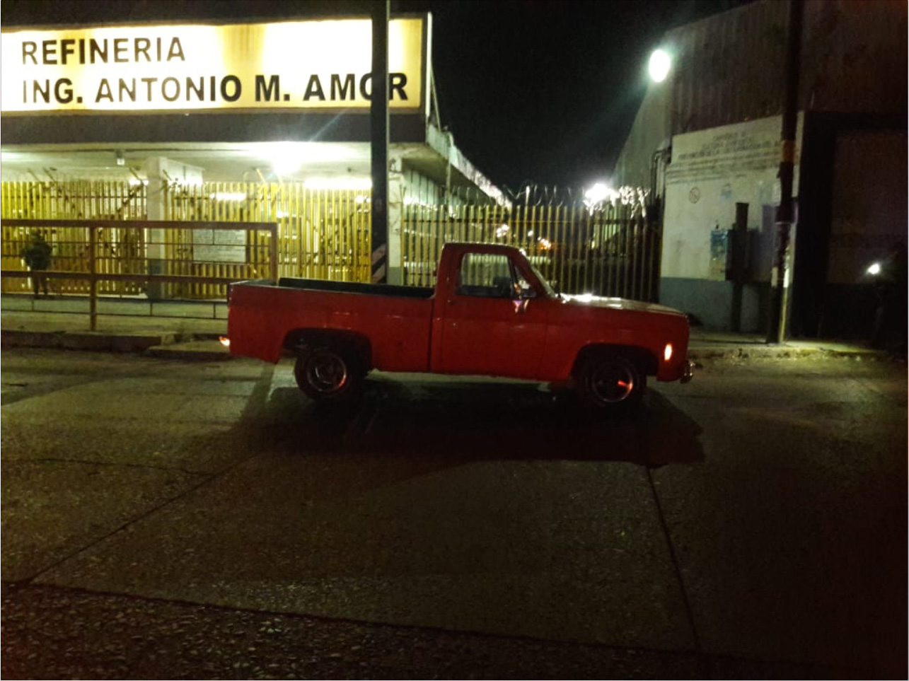 En enero pasado, una camioneta con un supuesto artefacto explosivo fue localizada en una de las puertas de la refinería de Salamanca, Guanajuato. Em otro punto fueron halladas narcomantas con advertencias para López Obrador
(FOTO: BETO ARIAS /CUARTOSCURO)