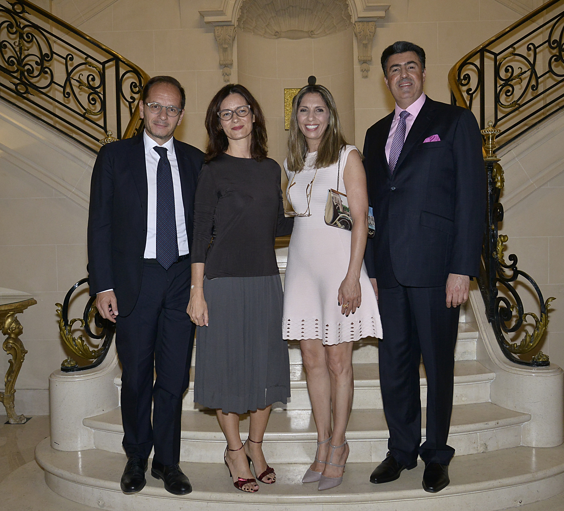 El embajador de Italia Giuseppe Manzo y el embajador del Líbano, Johnny Ibrahim, y sus esposas