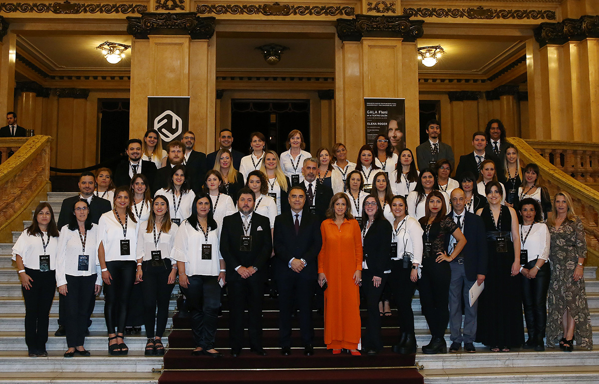 Voluntarios de Fleni en la gala solidaria que se llevó a cabo en el Teatro Colón /// Gentileza Alurralde Jasper