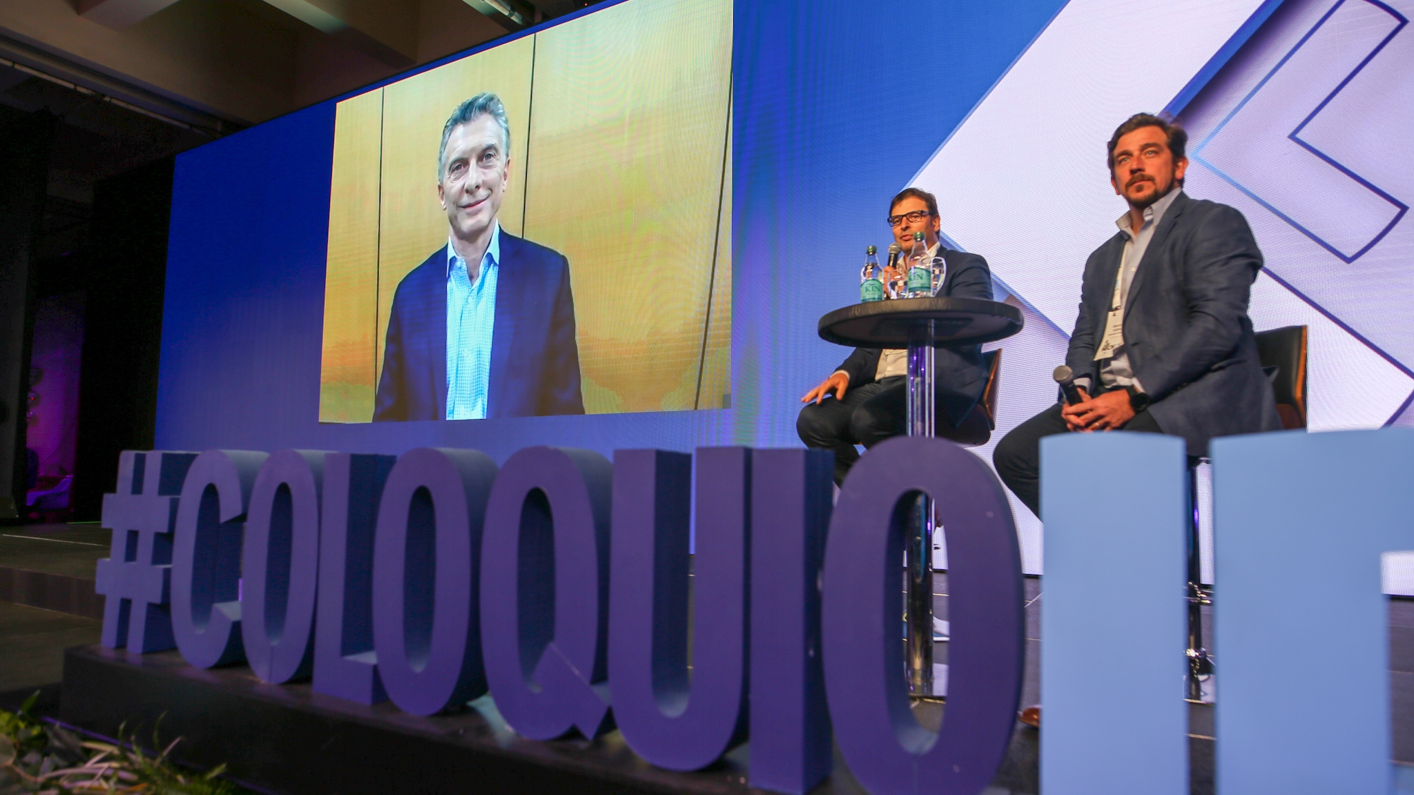 El jefe de Estado mantuvo un diálogo con el empresario petrolero Gastón Remy y el presidente del Coloquio y CEO de Openbank, Federico Procaccini