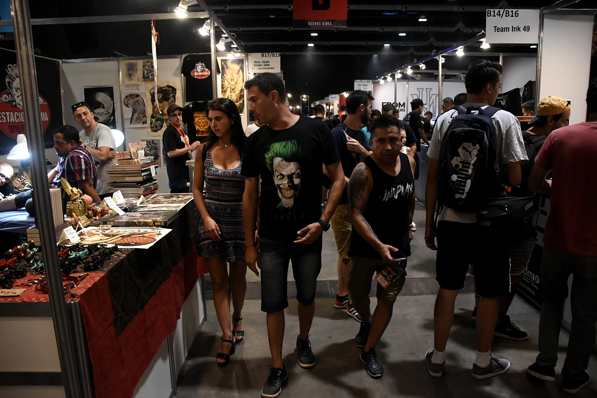 Hay más de 300 stands de tatuajes con venta de insumos, indumentaria y todo lo relacionado a la industria del tattoo