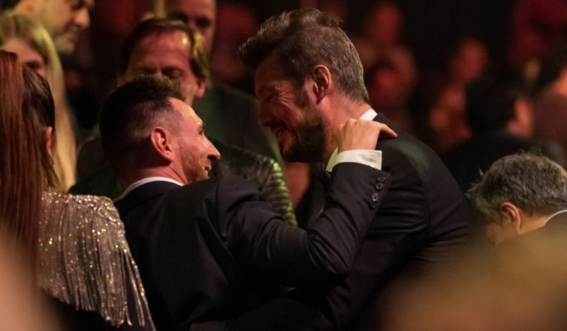 Lionel Messi recibe el saludo de Marcelo Tinelli (Foto: Nancy Martínez)