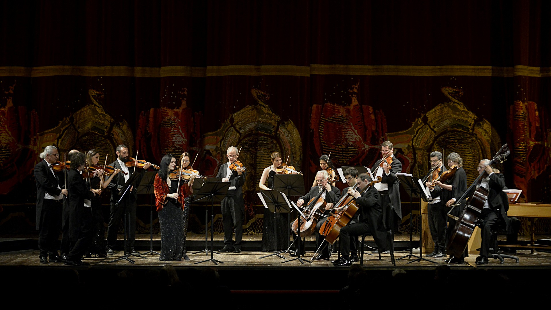La reconocida violinista Priya Mitchell (Inglaterra) interpretó