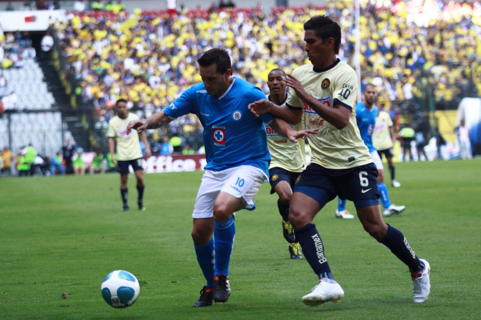 Se han vivido grandes partidos, entre ellas cuatro finales del fútbol mexicano (Foto: Cuartoscuro)