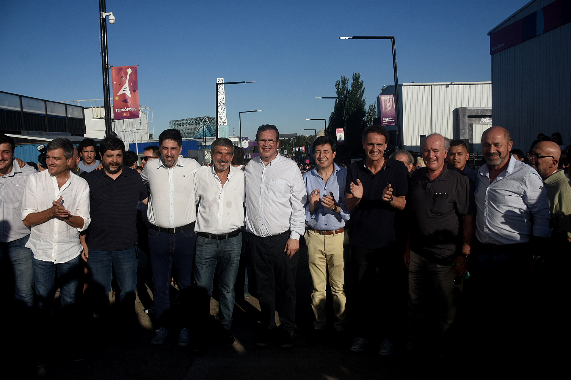 Los ministros de Cultura, Tristán Bauer; Educación, Nicolás Trotta; Ciencia, Roberto Salvarezza; Obras Públicas, Gabriel Katopodis; y Desarrollo Social, Daniel Arroyo; junto al senador Oscar Parrilli, participaron de la apertura de las puertas del predio.