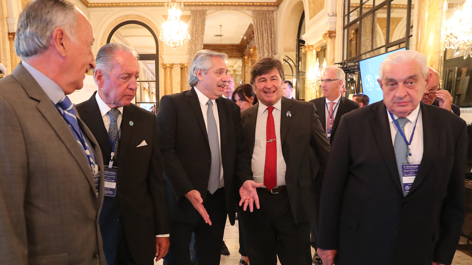 El presidente de la UIA, Miguel Acevedo; el presidente del CICyP, Daniel Funes de Rioja; el presidente de la Nación, Alberto Fernández; el presidente de la Sociedad Rural Argentina, Daniel Pelegrina; y el presidente de la Bolsa de Comercio de Buenos Aires, Adelmo Gabbi