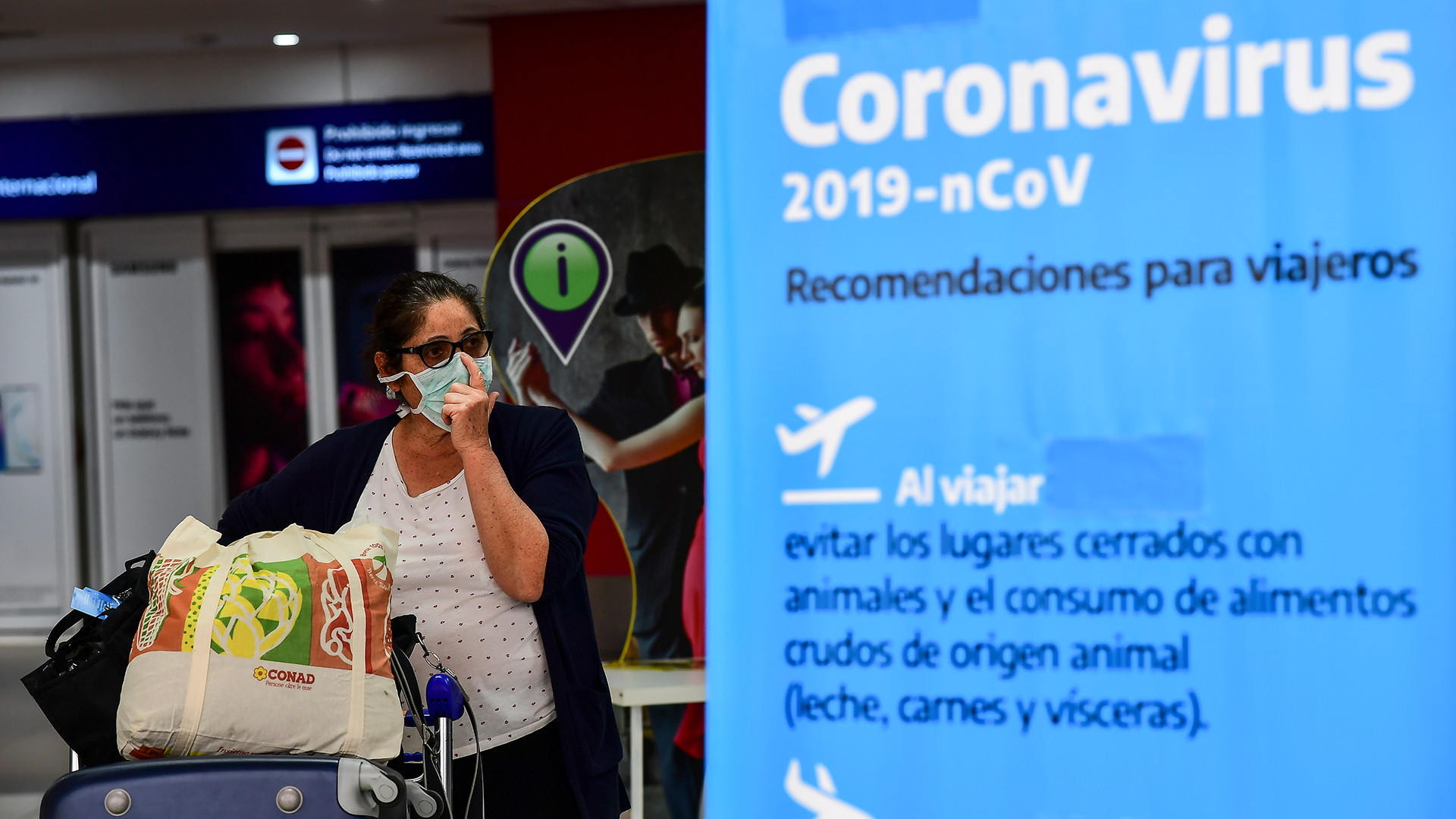 Los vuelos desde destinos afectados por el virus quedarán cancelados por un mes (AFP)