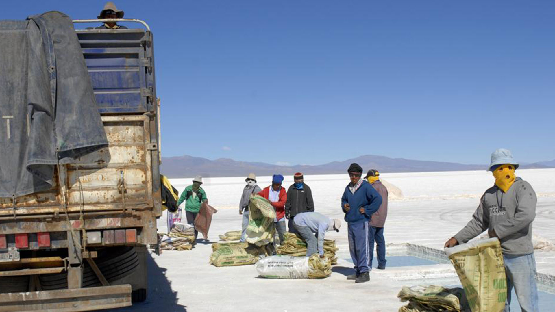 Según datos oficiales de la Secretaría de Minería, se estima que ya hay una inversión de unos USD 2.000 millones en la Argentina en al menos 53 proyectos de capital extranjero