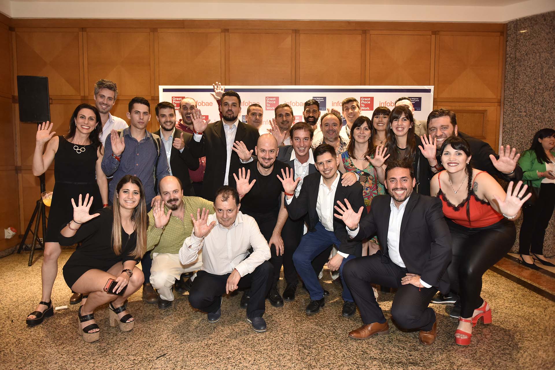 El equipo de DHL: María del Pilar Galimberti, generalista de RRHH; Jonathan Méndez, asistente de cuentas; Nicolás Biello, analista; Marina Alexandra Agrafojo, coordinadora; Florencia Páramo, supervisora; Mariano Cirino, asesora; María Agustina Libanotte, analista; Alan Andrade, director de RRHH; Marcos Esteban Campos, gerente de RRHH; Mario Damian Cruz, gerente; Estaban Luca De Sousa Frade, Miguel Ángel Fontana, Mónica Ingratta; Maximiliano Lodi, Constanza Concepción Mercado; Carlos Monzón; Gustavo Enrique Muñoz; María Jimena Ortíz, Cecilia Tristezza, María Sofía Tuseddo; Oscar Alberto Vaccaro; Adrián Rivas; Claudia Lozano; Germán Arango; Ignacio Cafferata