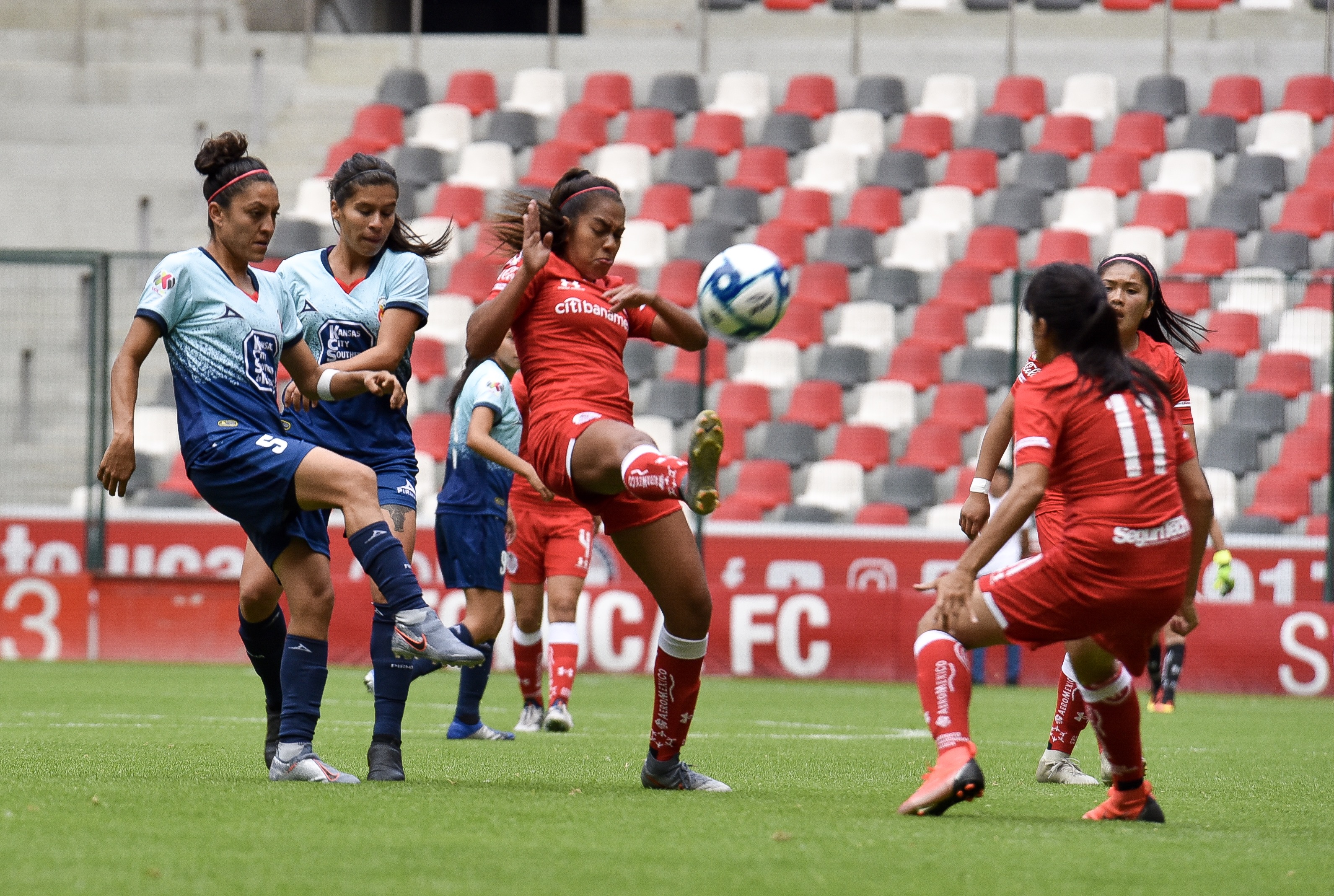 Toluca, Estado de México, 22 de julio 2019, las Diablitas del Toluca lograron imponerse ante la escuadra de Monarcas de Morelia de la liga Femenil MX con un marcador final 4-2 (Foto: Cuartoscuro)