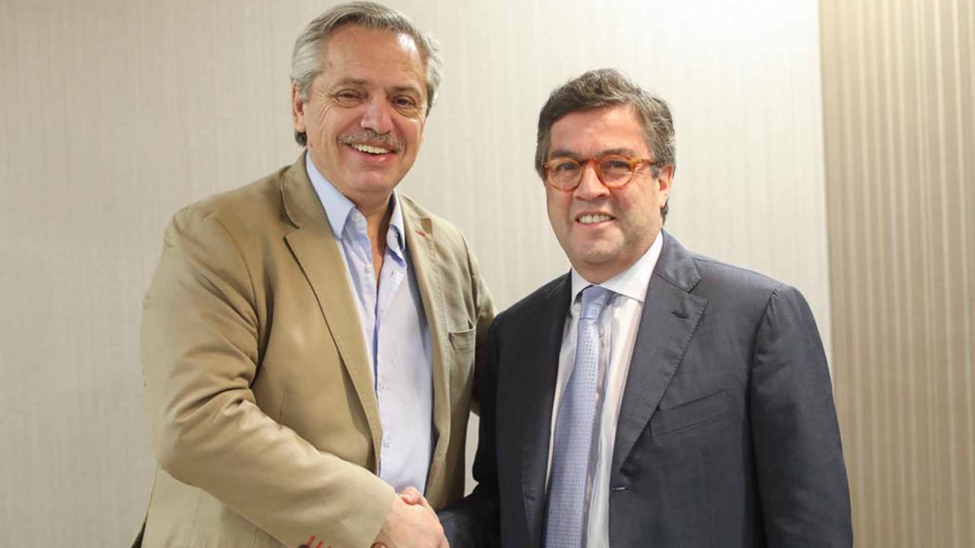 Alberto Fernández y el titular del BID, Luis Alberto Moreno