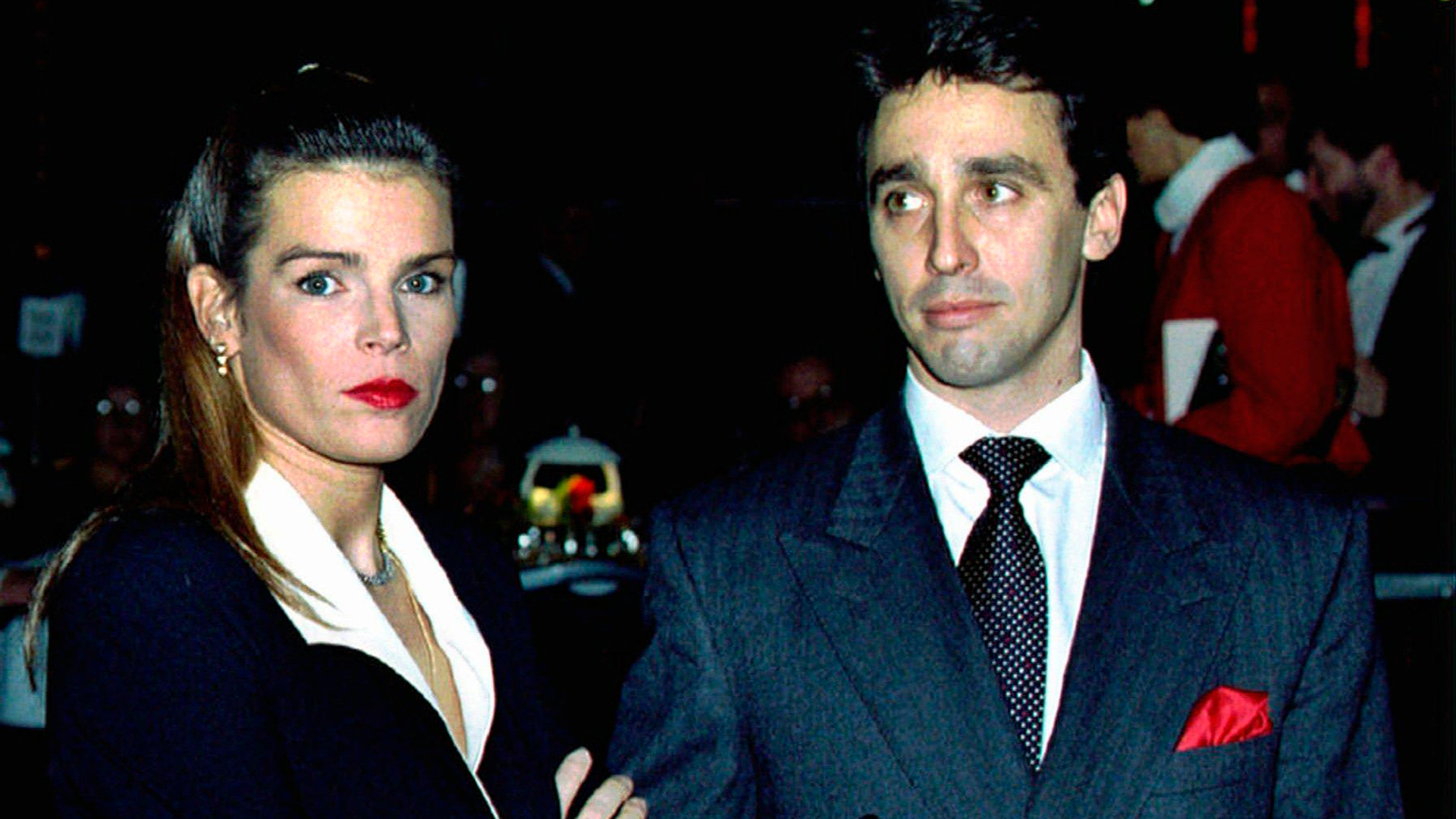 Stephanie de Monaco y su marido Daniel Ducruet. La princesa se divorció el 4 de octubre de 1996 quien fue captado por un paparazzi en una piscina junto a una stripper. Tuvieron dos hijos: Louis y Pauline (AP)