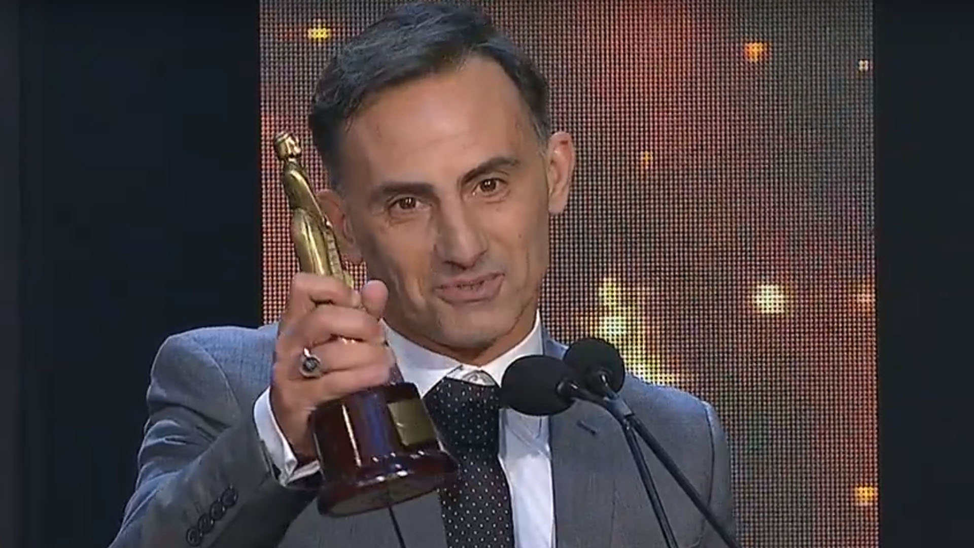Diego Latorre ganó el Martín Fierro de Cable 2019 por su "Labor Periodística Deportiva"