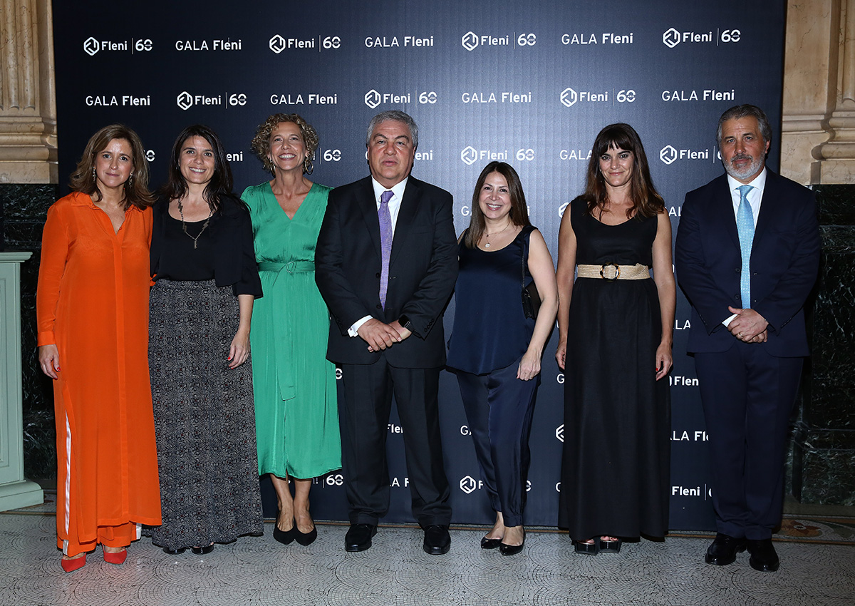 Entre los asistentes se encontraban integrantes de la Fundación Pérez Companc: En la foto, Celeste Benítez, Mercedes Fonseca, Paula Di Tella, Gustavo Sevlever, Milagros Landaburu y Sol Pizarro Posse