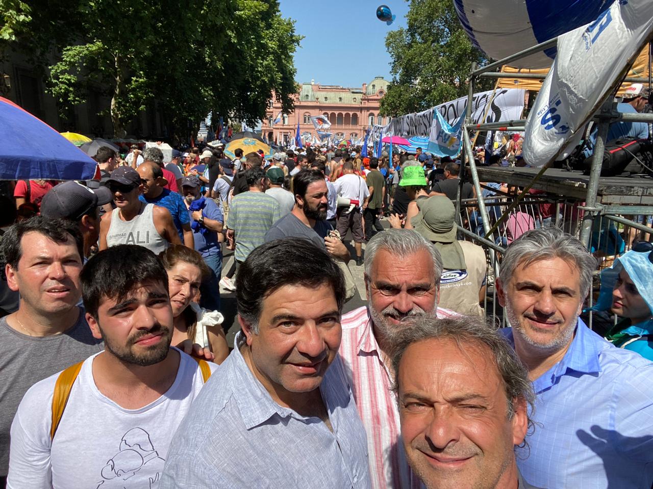 El ex titular de la AFIP Ricardo Echegaray en la Plaza de Mayo