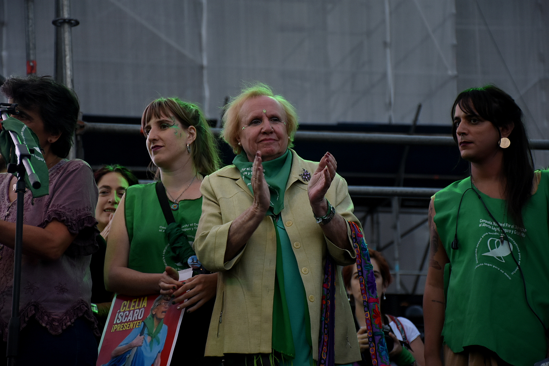 En junio de 2018 la iniciativa para legalizar el aborto voluntario hasta la semana 14 de gestación obtuvo el histórico respaldo de Diputados, pero el Senado la rechazó en medio de la resistencia de la influyente Iglesia Católica y de grupos evangelistas
