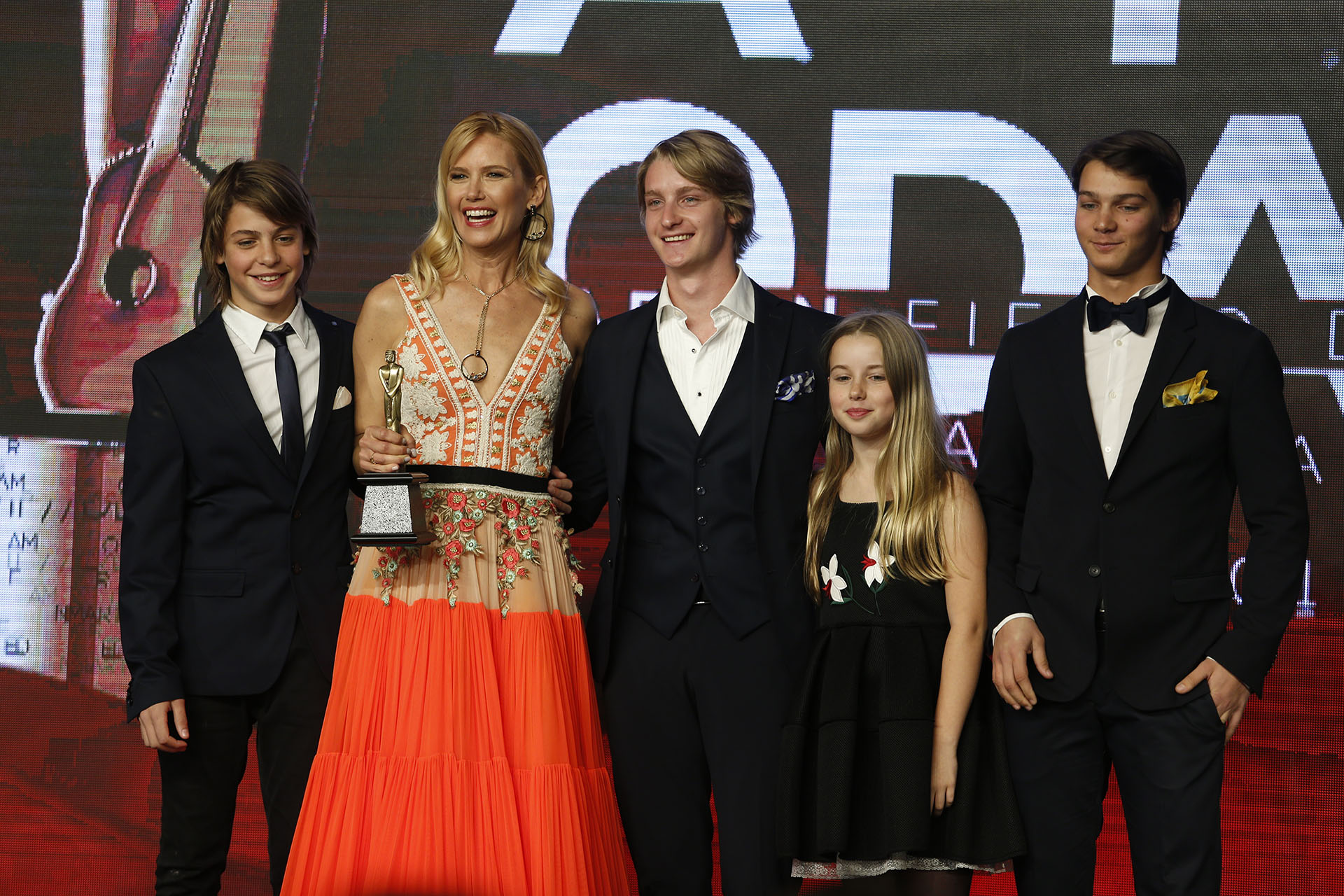 Valeria se mostró feliz y orgullosa junto a sus hijos: