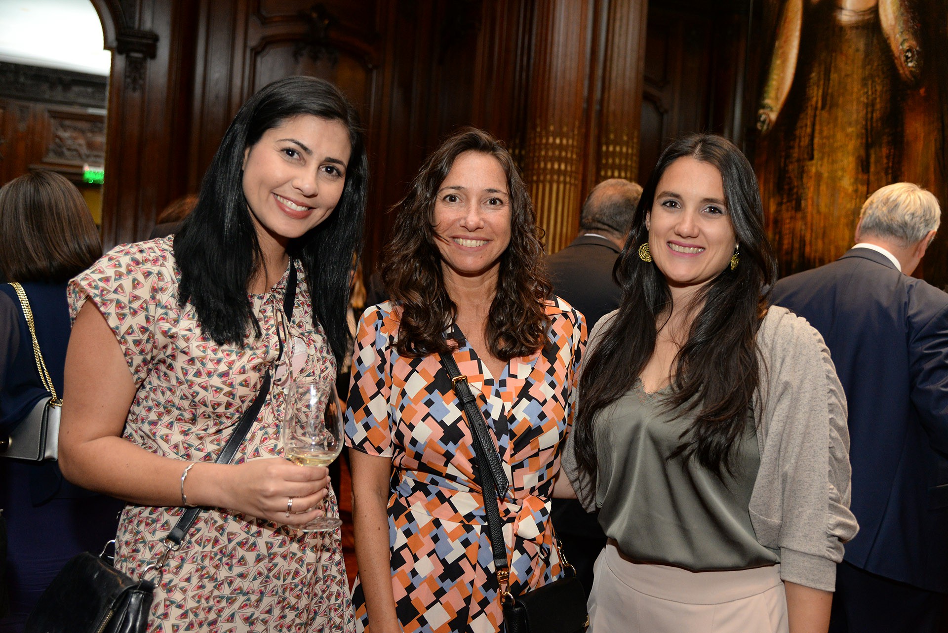 Amital Perry, agregada de diplomacia pública y portavoz de la embajada de Israel; Pamela Malewicz, subsecretaria de Derechos Humanos del Gobierno de la Ciudad de Buenos Aires; y Mercedes Bárbara, directora de Colectividades