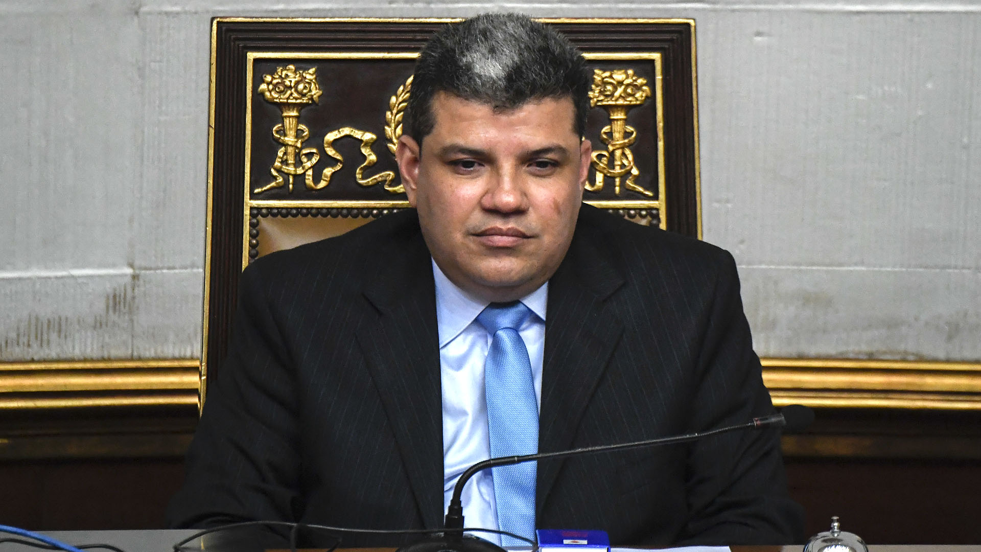 Twitter suspendió la cuenta de Luis Parra, el diputado que quiso quedarse con la Asamblea Nacional