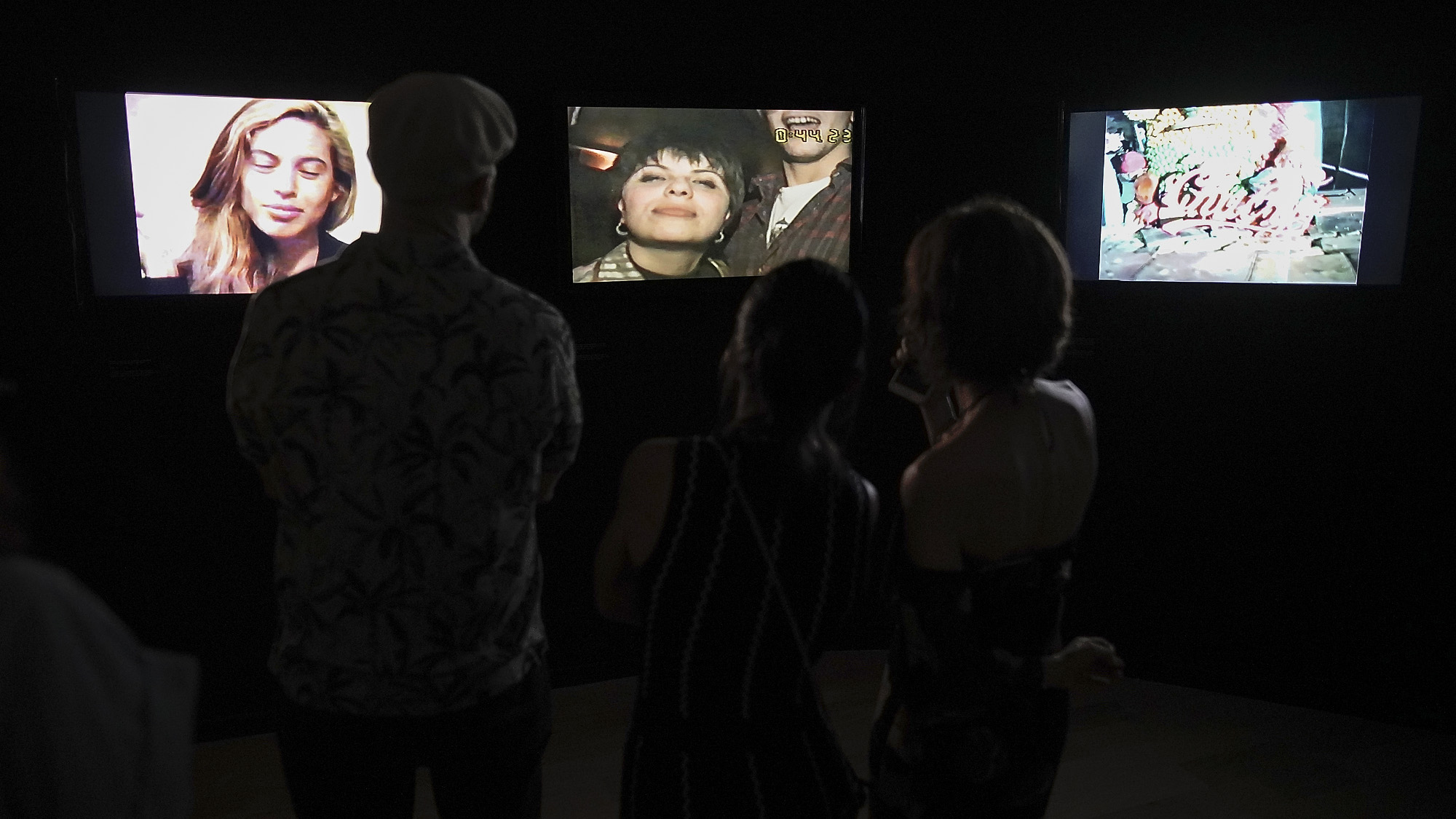 La exhibición está acompañada por un importante libro publicado por el Museo de Arte Moderno de Buenos Aires, que cuenta con ensayos de Lucrecia Palacios, Wustavo Quiroga, Mariano del Mazzo y Carolina Muzi, y un dossier documental con imágenes y testimonios