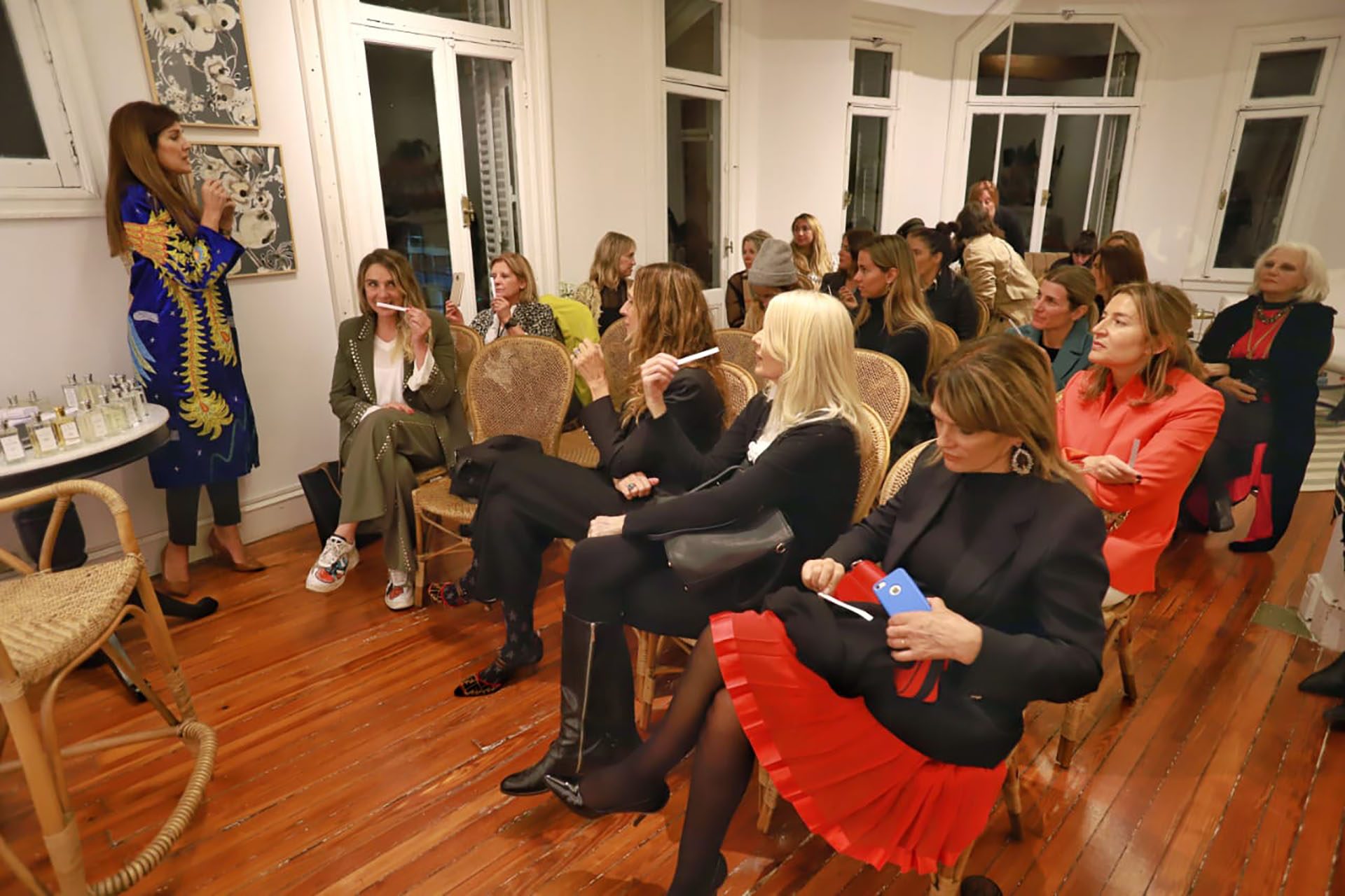 Frigerio compartió su experiencia con unas 30 mujeres, para