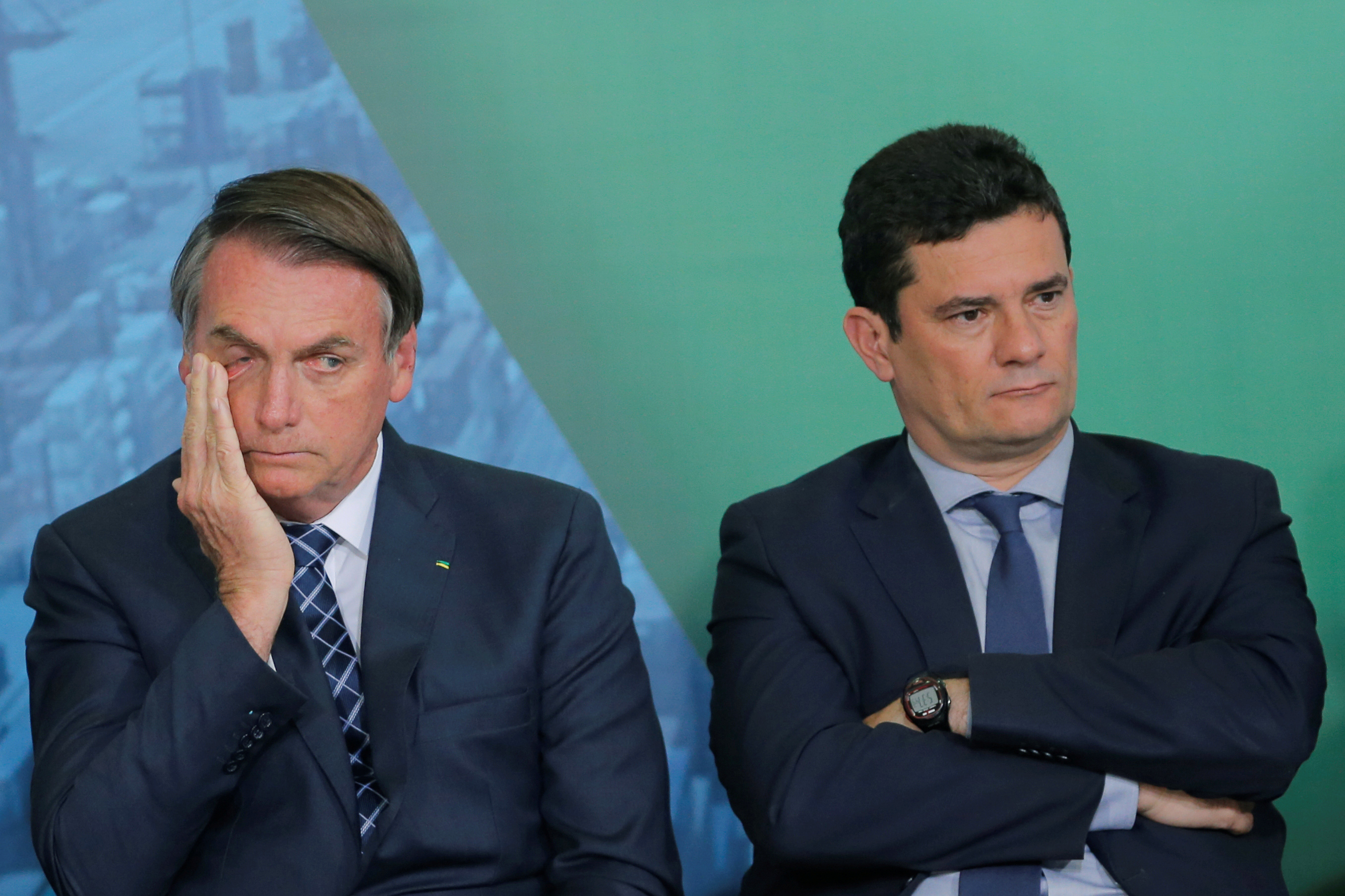 El presidente de Brasil, Jair Bolsonaro, junto al ministro de Justicia Sergio Moro en diciembre de 2019 (REUTERS/Adriano Machado)
