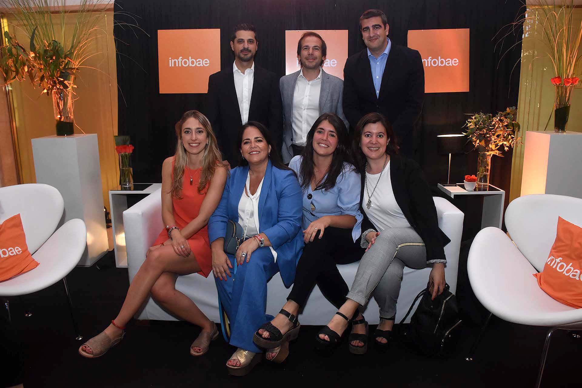 Los colaboradores de DirectTV: Martín Pozzo, director; Vanesa García Rizzo, gerente; Esteban Chillado, director; Micaela Luver, jefa de Recursos Humanos; Julieta Forciniti, FERPV; Sofía Ugalde, analista