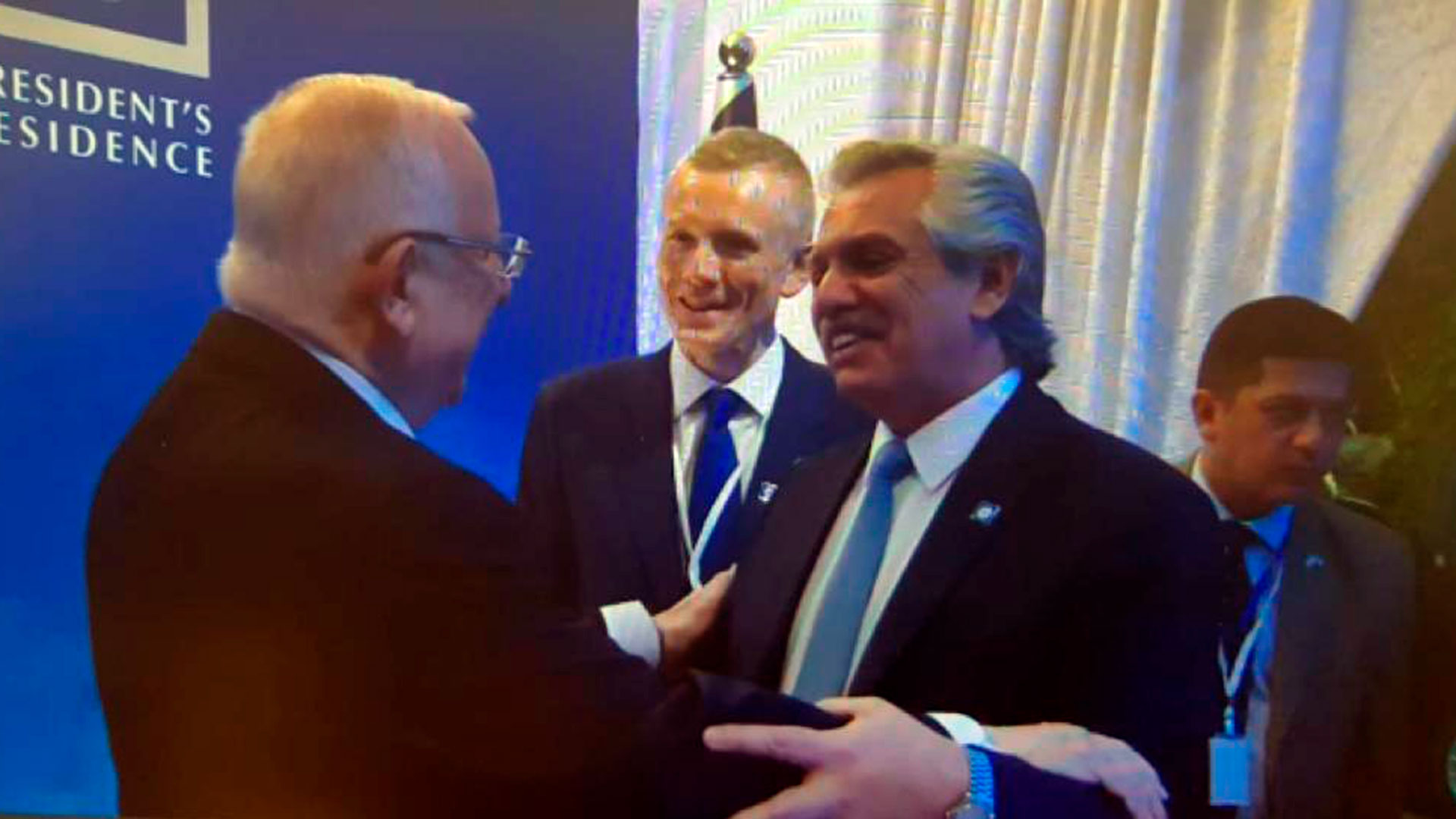 El mandatario argentino Alberto Fernández junto al presidente de Israel