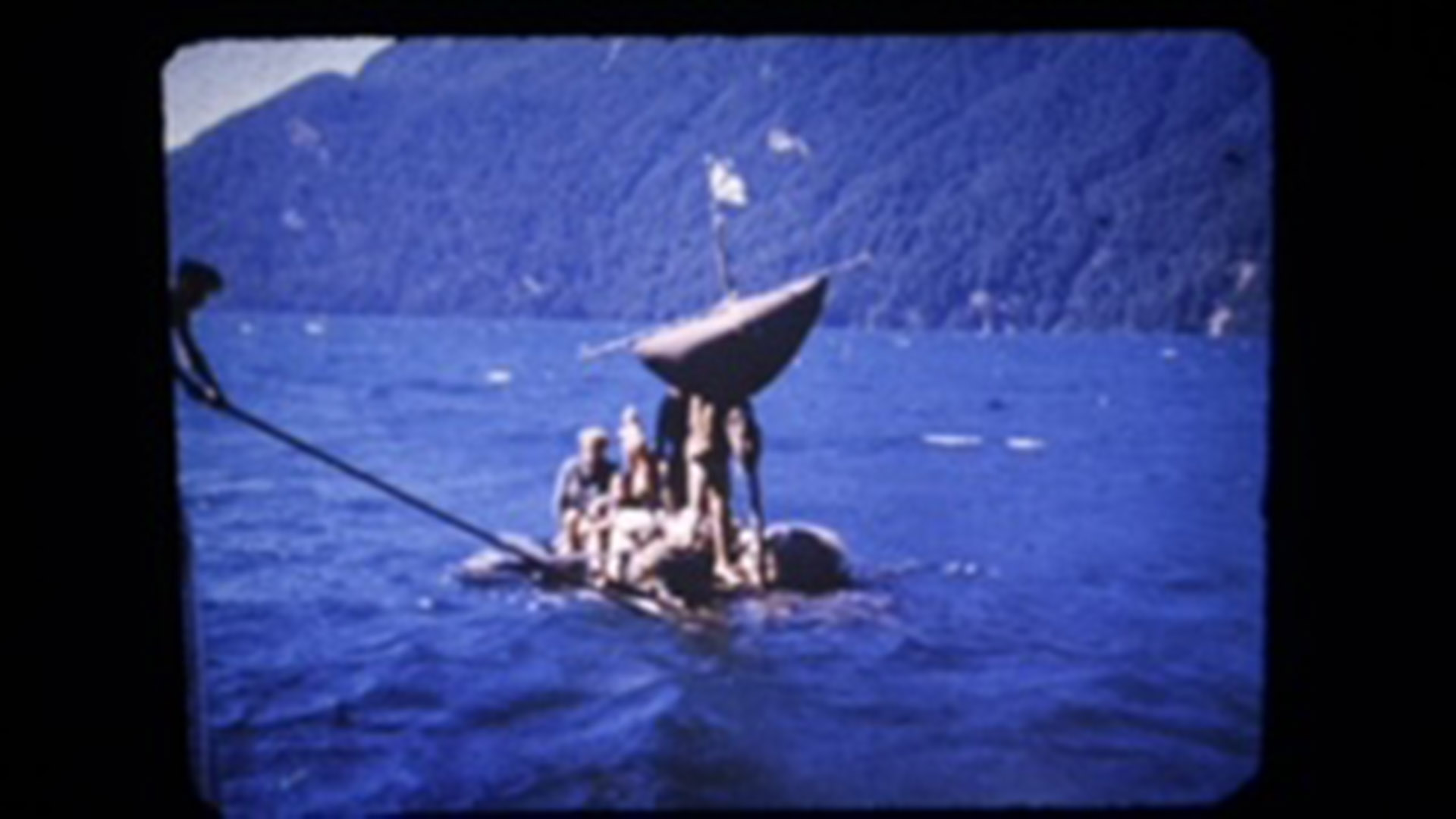 La precaria balsa en la que pudieron sobrevivir
