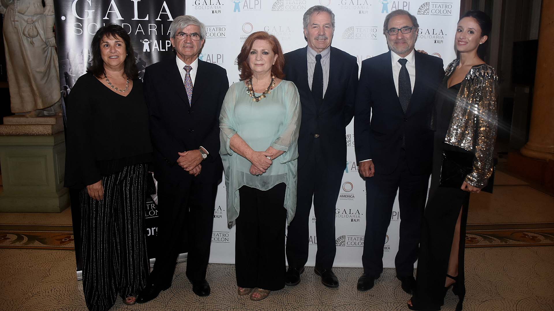 Alberto Iribarne, nominado como embajador argentino en Uruguay por el presidente Alberto Fernández; Teresa González Fernández, el Canciller Felipe Solá y el ex embajador argentino en los Estados Unidos, Jorge Argüello