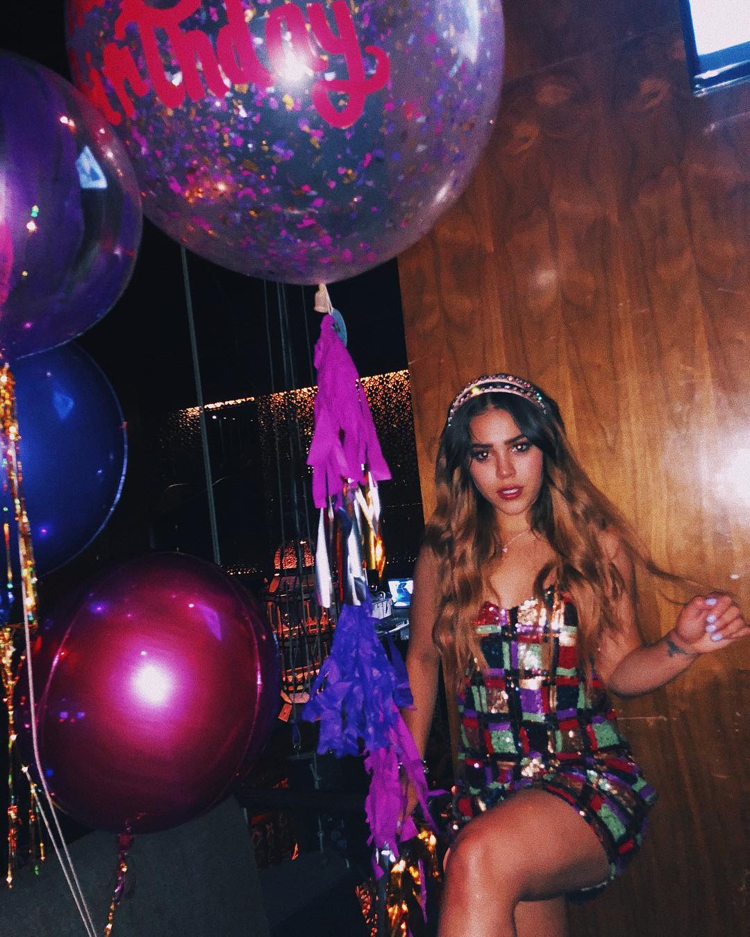 La tiara Miu Miu que Danna Paola usó en su cumpleaños (Foto: Instagram @DannaPaola)