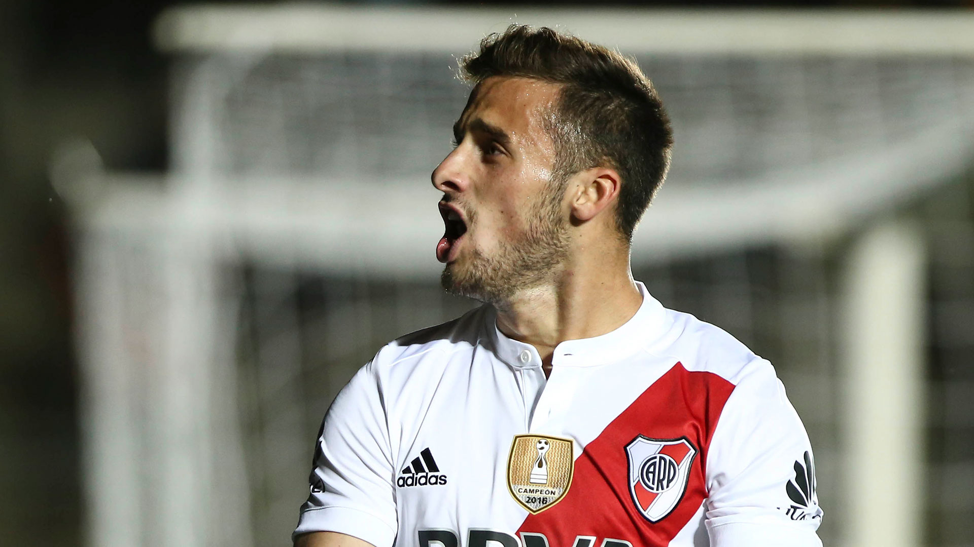 Saracchi, con la casaca que defendió durante 9 meses (NA)