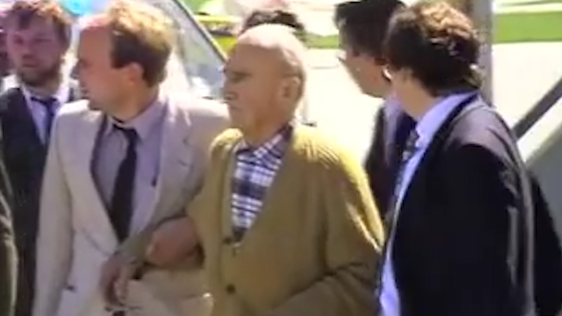 Josef Schwammberger cuando fue extraditado a Alemania (Captura: Die Ratenlinie)