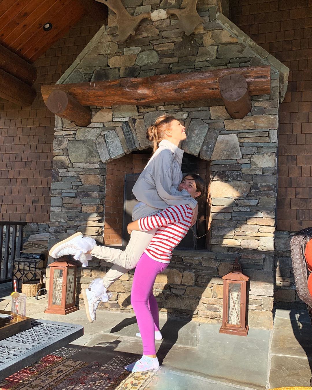 La foto en donde Thalía mostró lo grande que está su hija (IG: thalia)