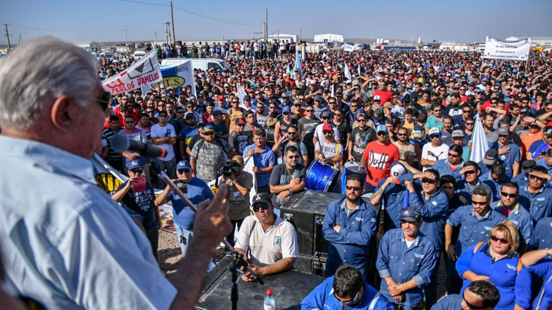 Unos meses atrás se reunieron unos 30.000 petroleros e hicieron una asamblea en Añelo, Neuquén, la entrada a Vaca Muerta