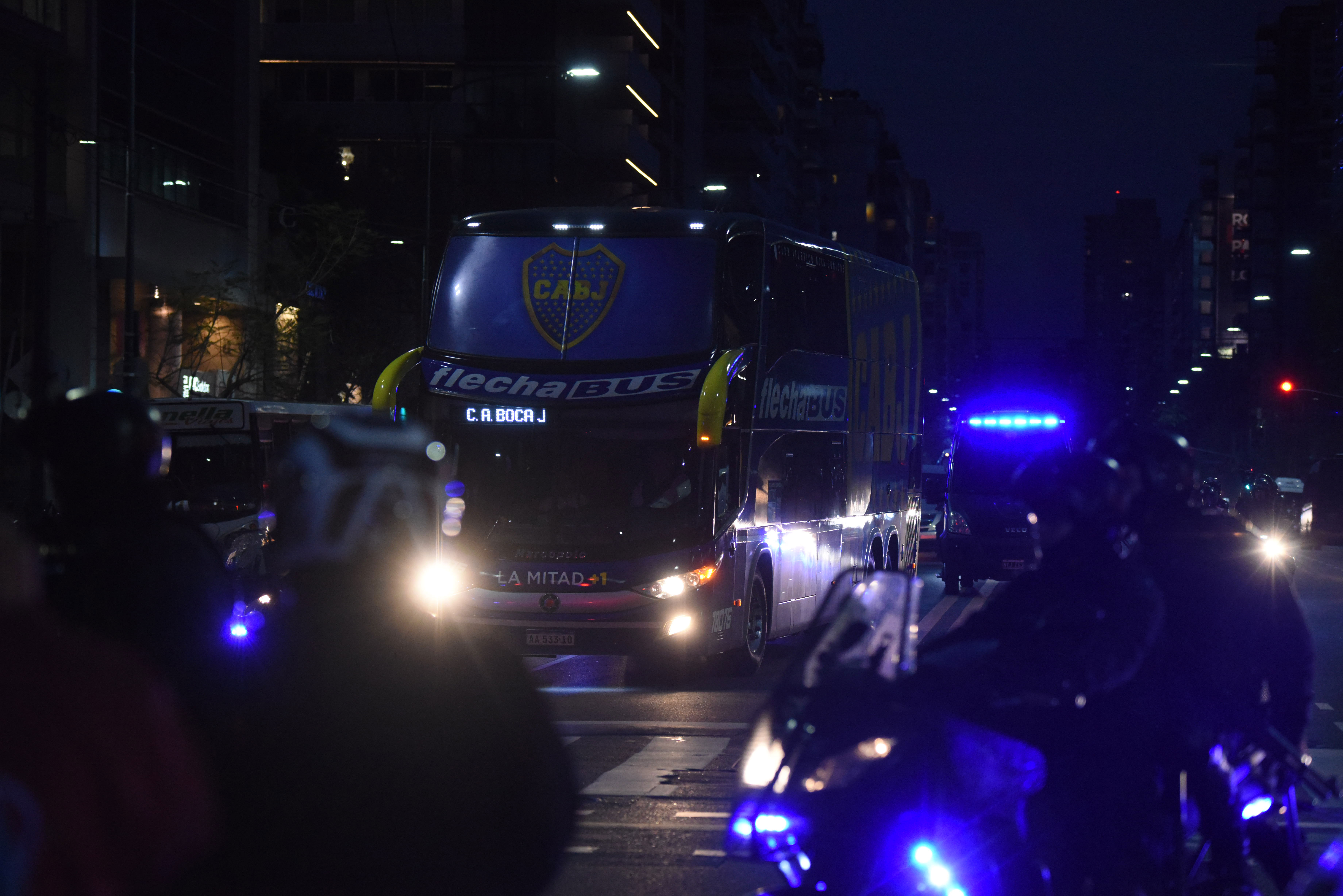 El micro de Boca llegó sin inconvenientes