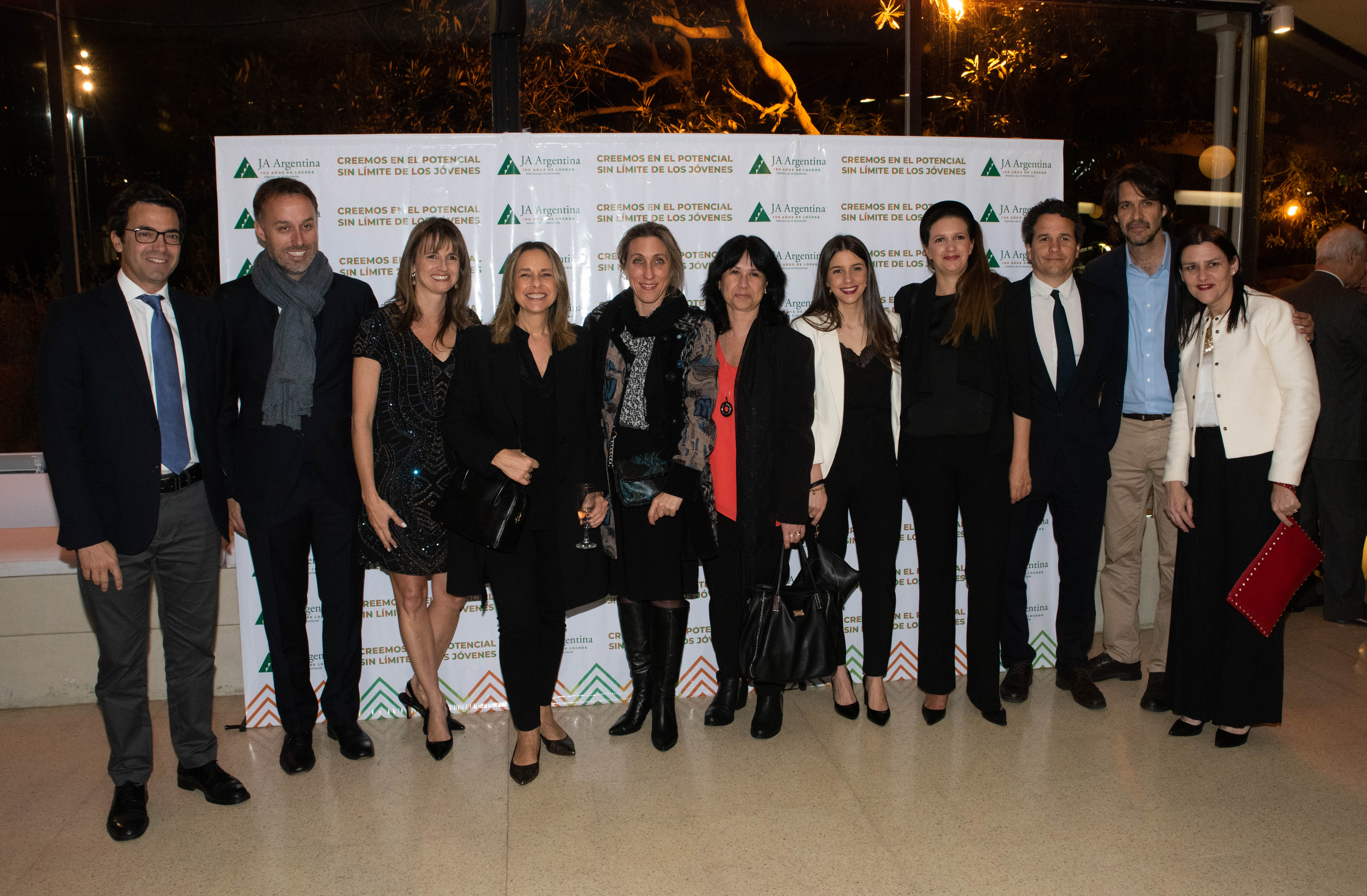 El equipo de Junior Achievement Argentina con sedes en distintas provincias