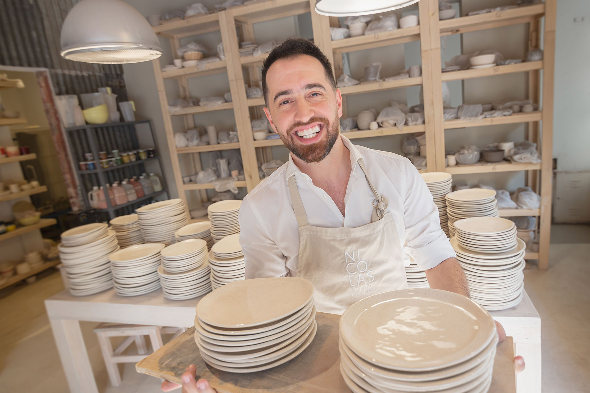 Nicolás Pottery hizo con sus propias manos toda la vajilla que se utilizó en la gran fiesta y estaba, compuesta por más de 2 mil piezas