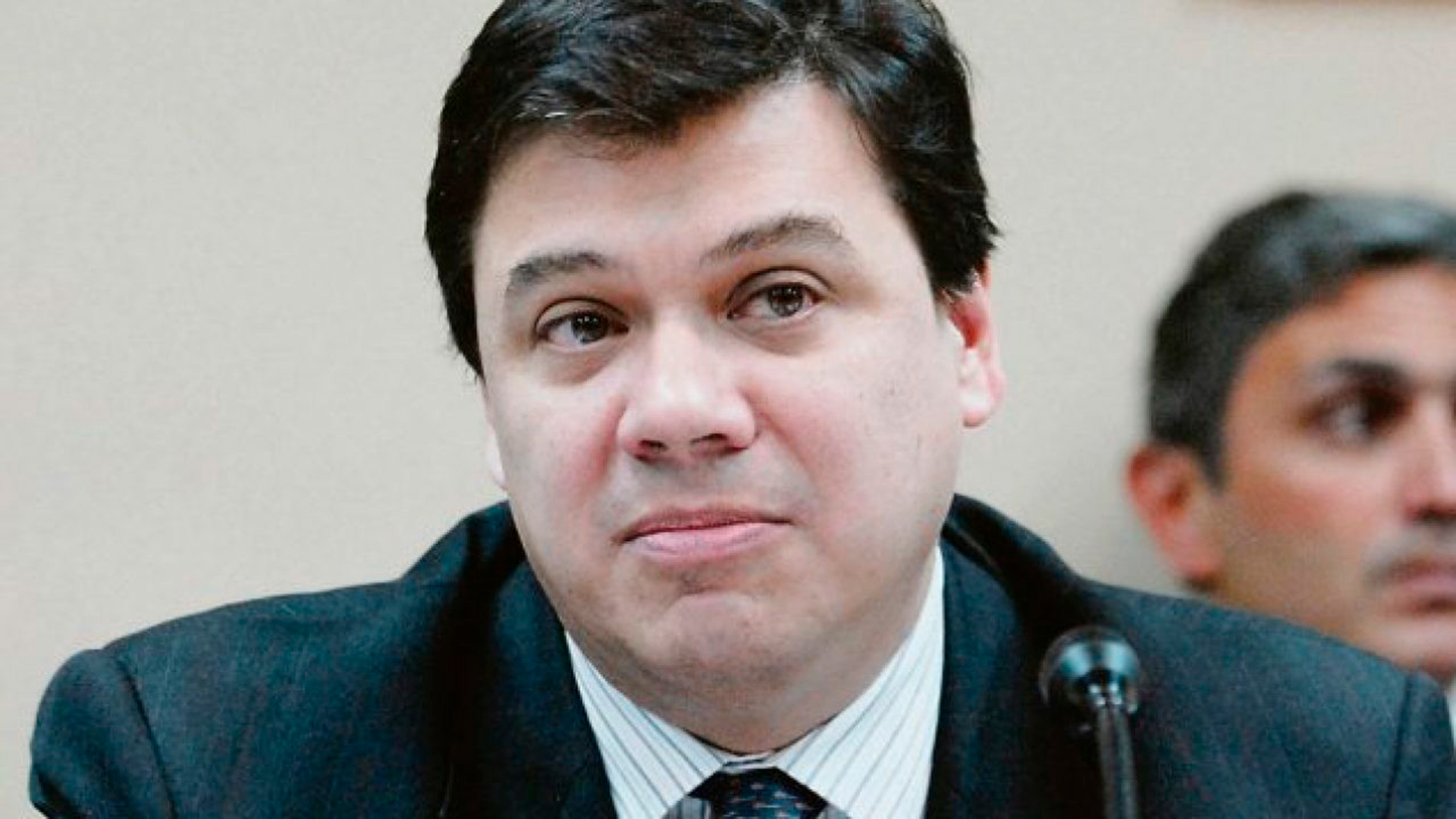 El ministro de Trabajo tiene una agenda cargada de temas urgentes para tratar.