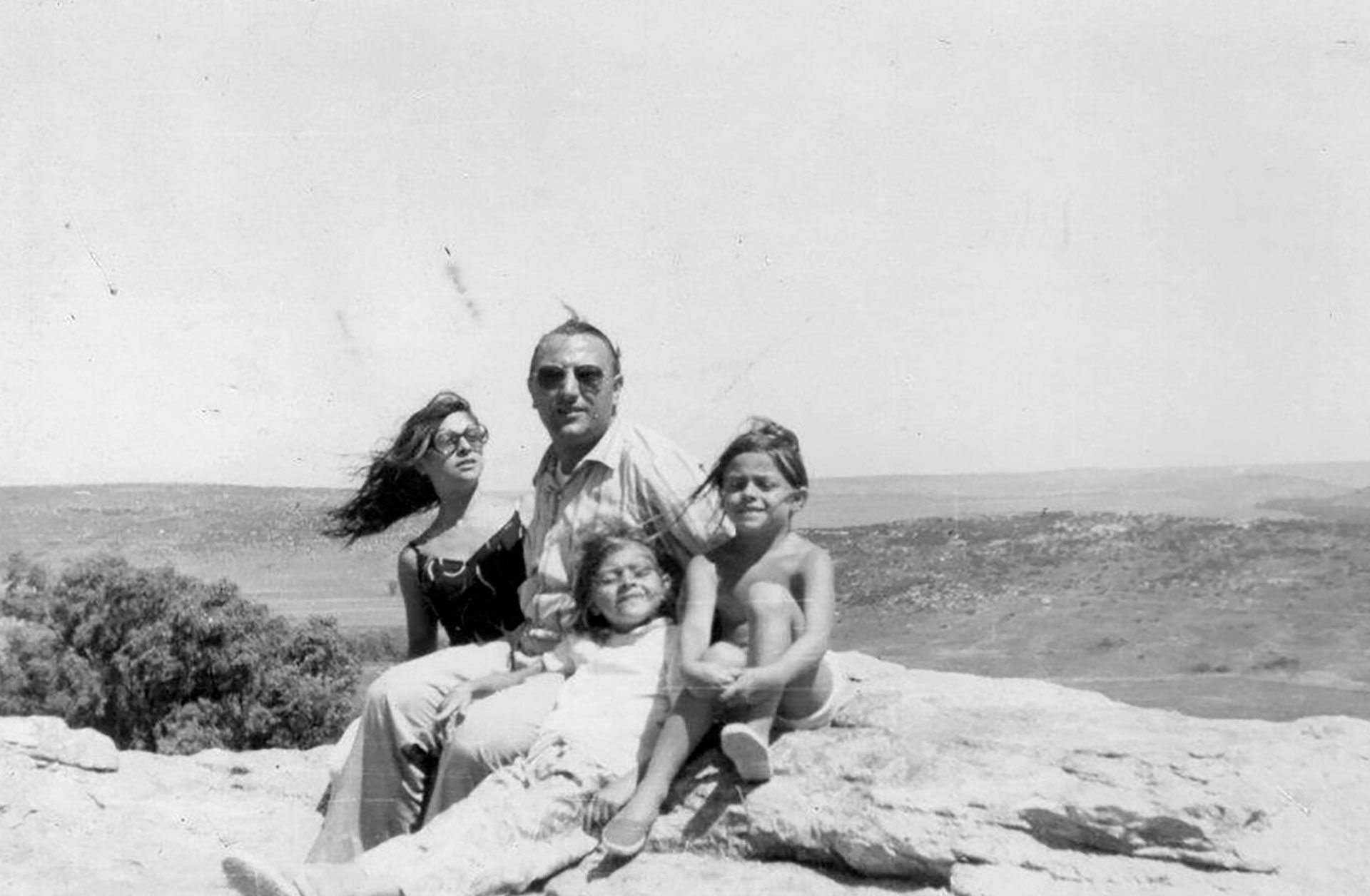 La familia unida: Marcela junto a su mamá Susana, su papá Rafael y su hermana Patricia, en Sierra de Los Padres, Mar del Plata
